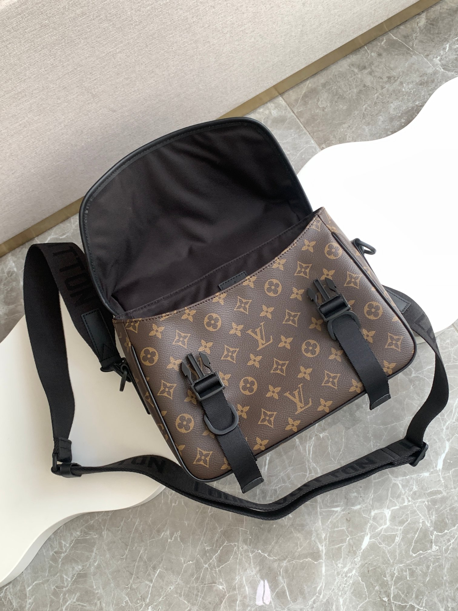 Lv Trail Messenger Bag Monogram Macassar M46972