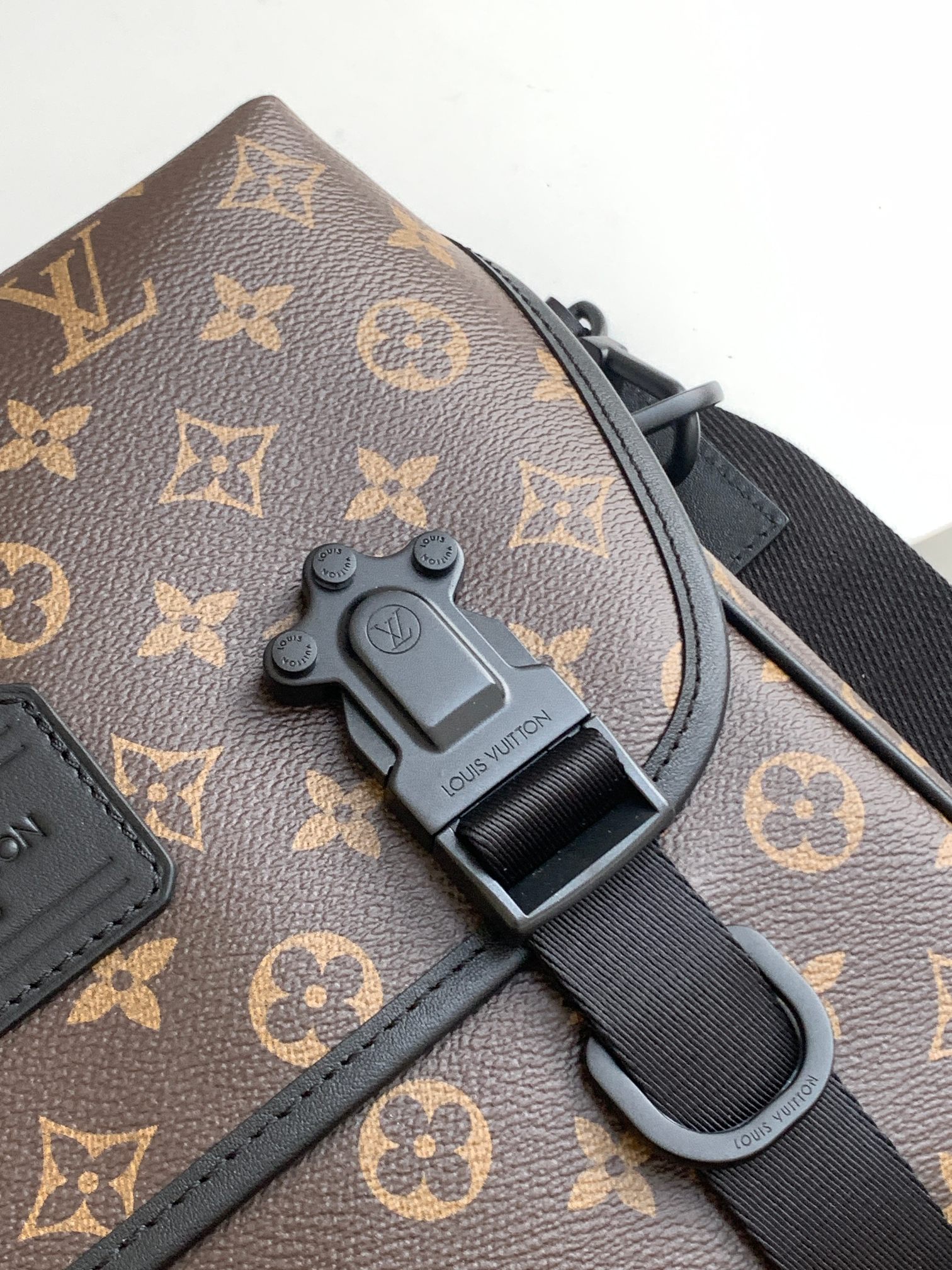 Lv Trail Messenger Bag Monogram Macassar M46972
