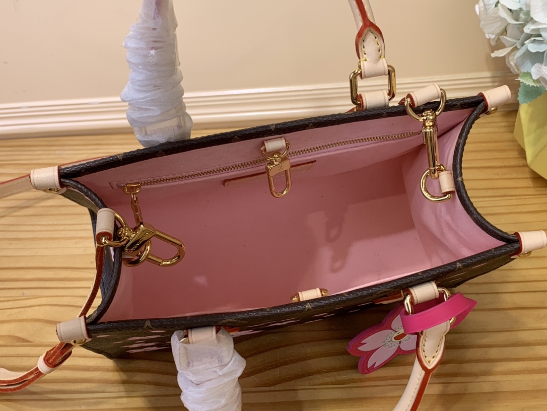 Lv X Tm Onthego Pm Cherry Blossom M13269