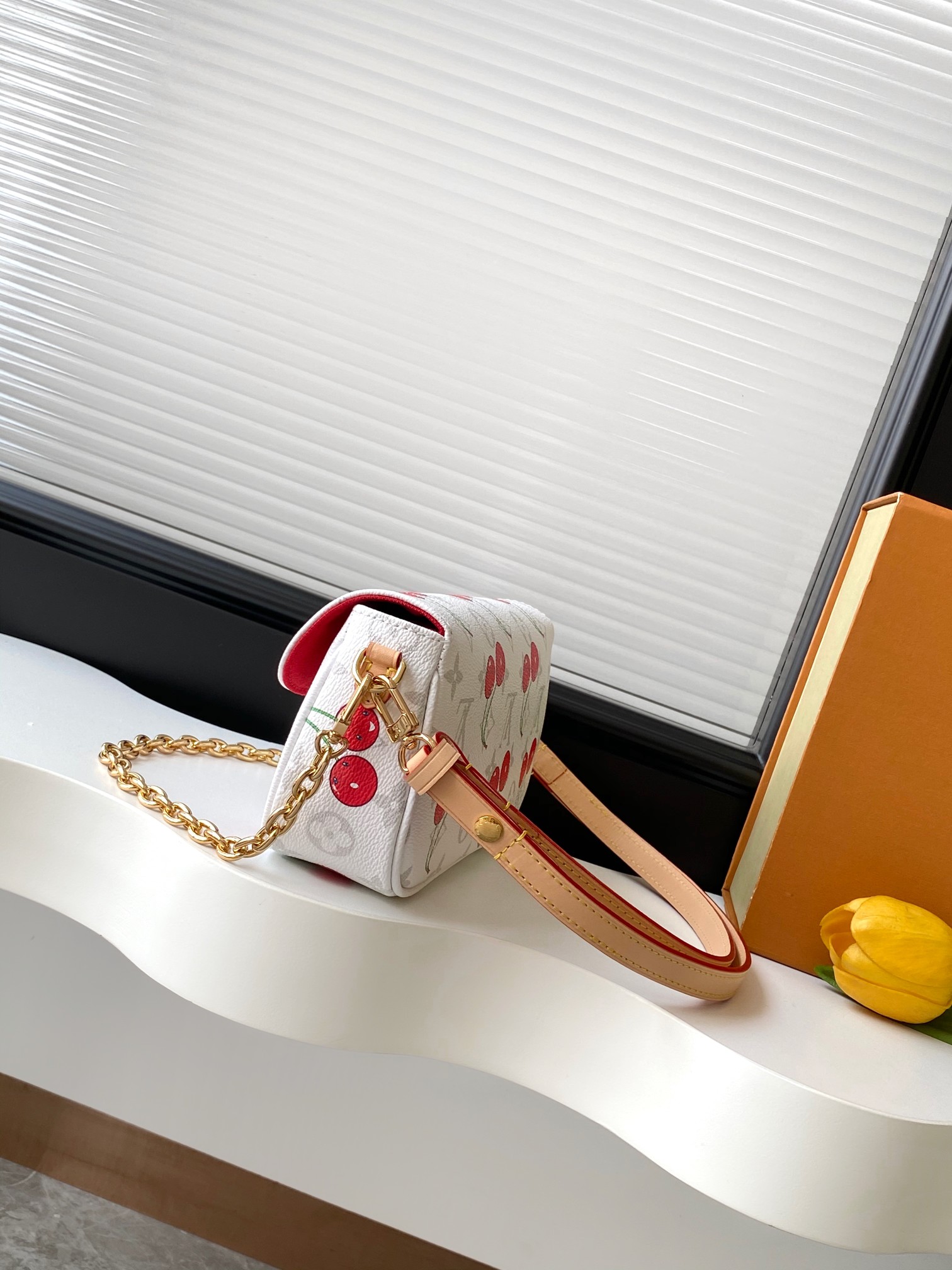 Lv X Tm Wallet On Chain Ivy Monogram Cherry White M14239