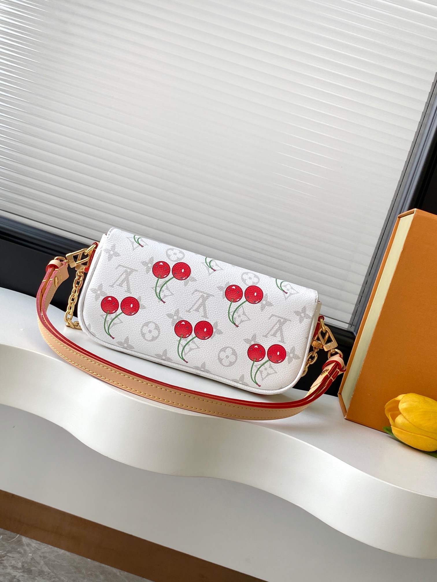 Lv X Tm Wallet On Chain Ivy Monogram Cherry White M14239