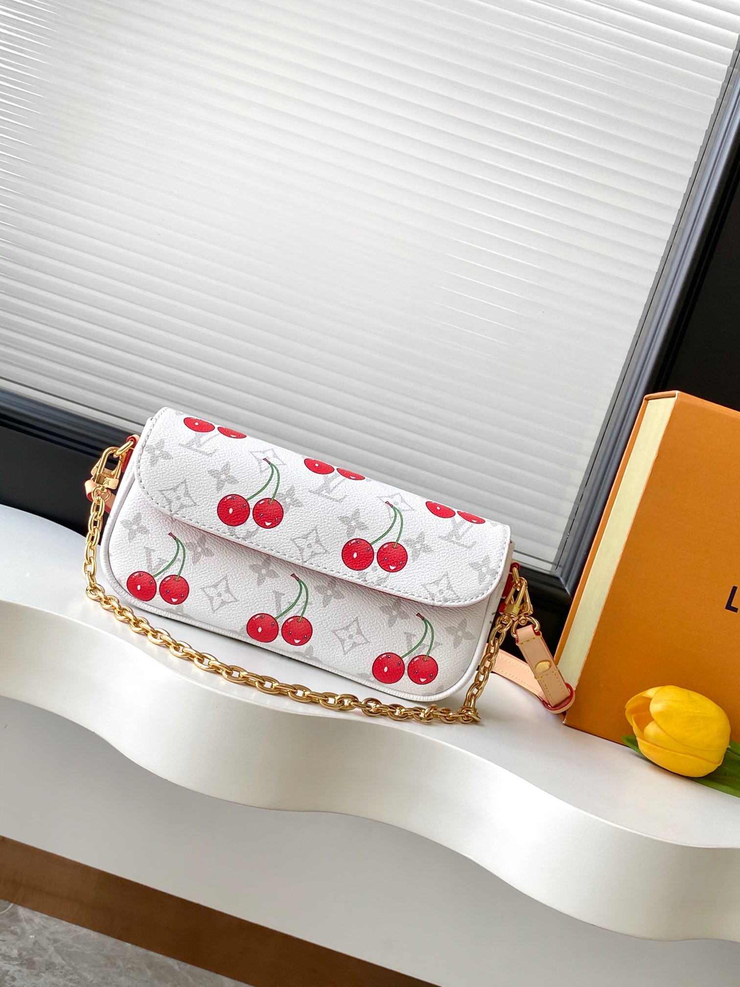 Lv X Tm Wallet On Chain Ivy Monogram Cherry White M14239