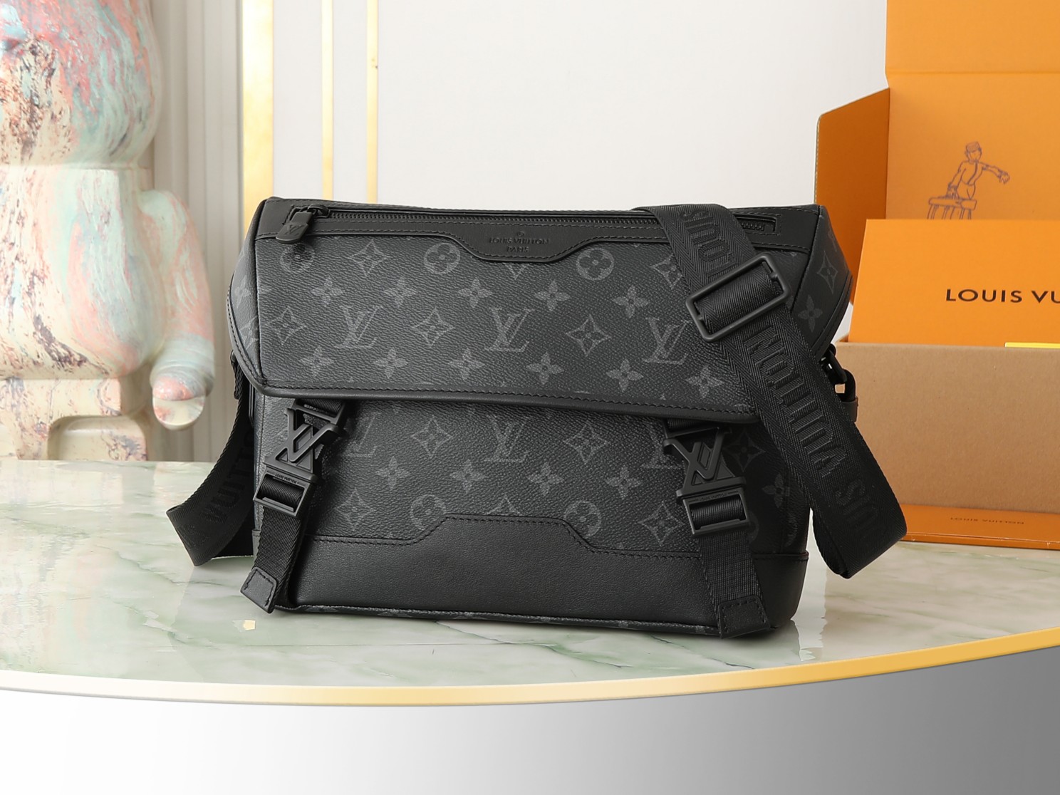 Messenger Voyager Pm Bag Black Monogram Eclips M12517