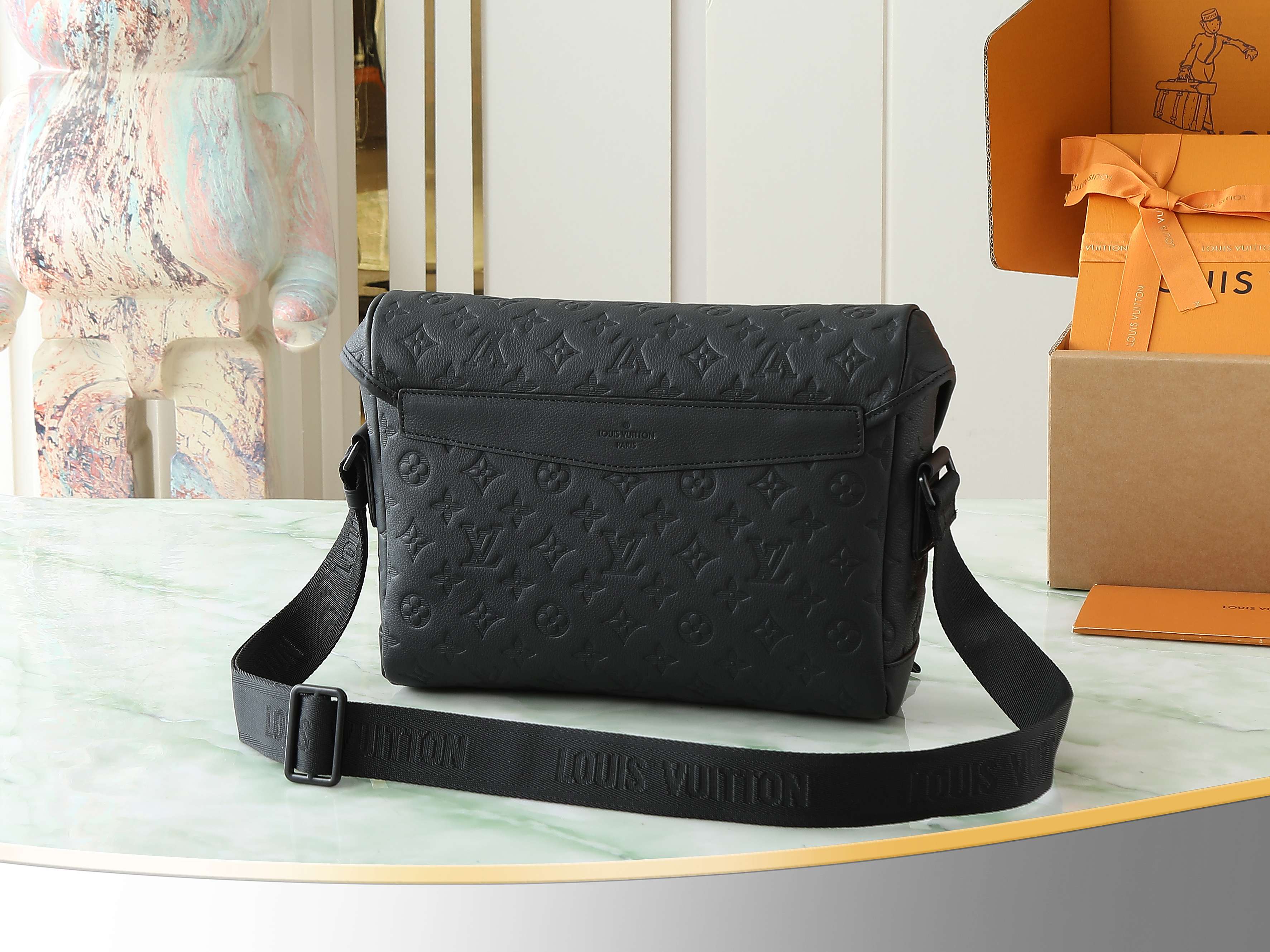 Messenger Voyager Pm Bag Black Monogram Shadow M25121