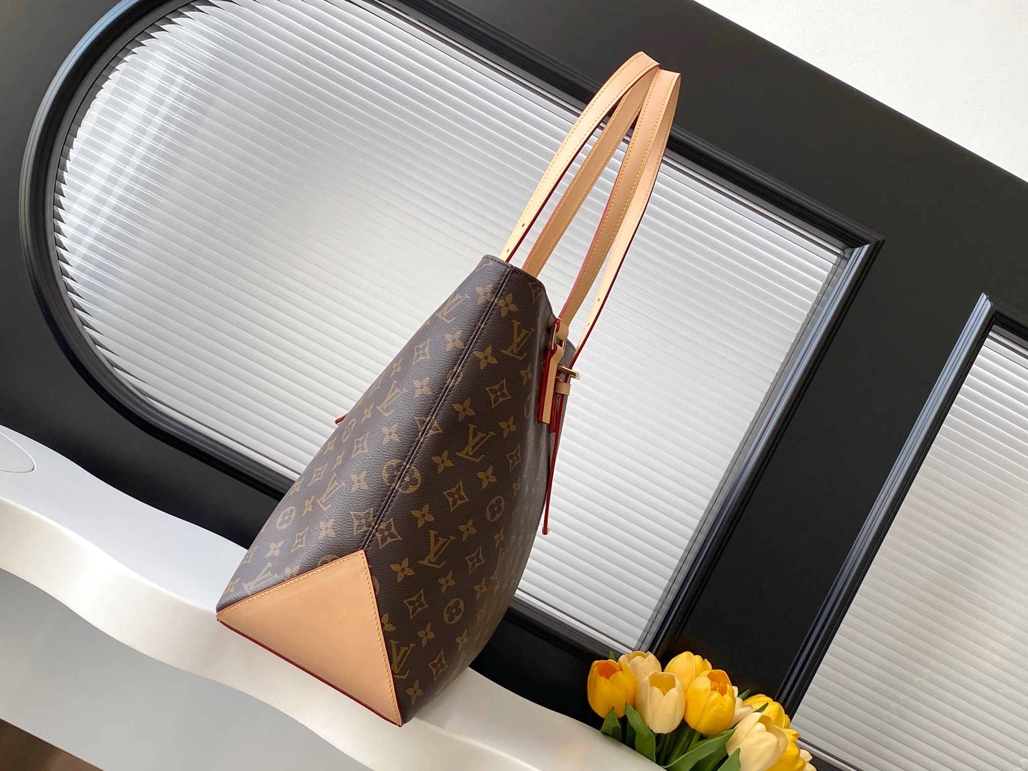 Mezzo Handbags Monogram M47134