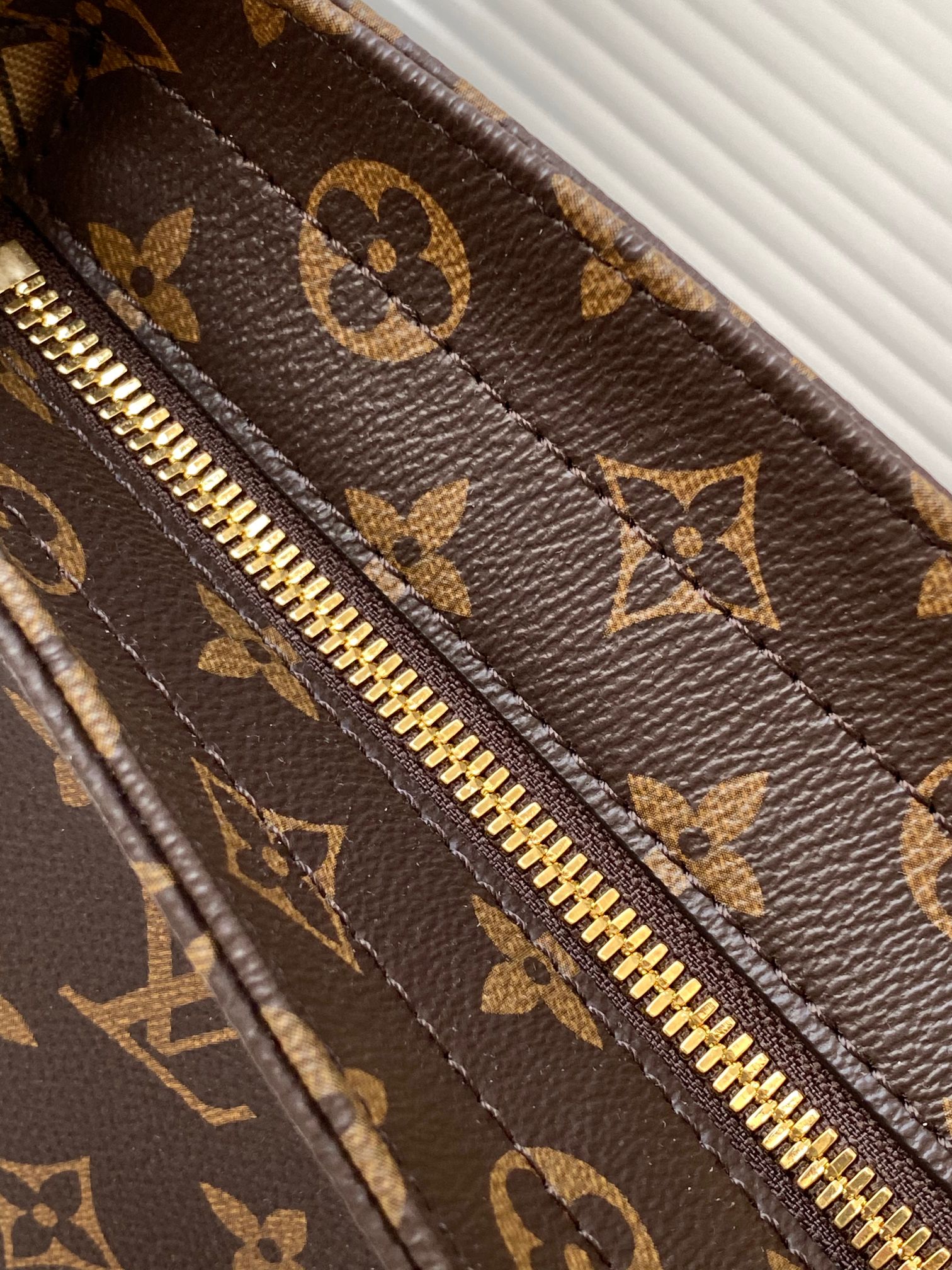 Mezzo Handbags Monogram M47134