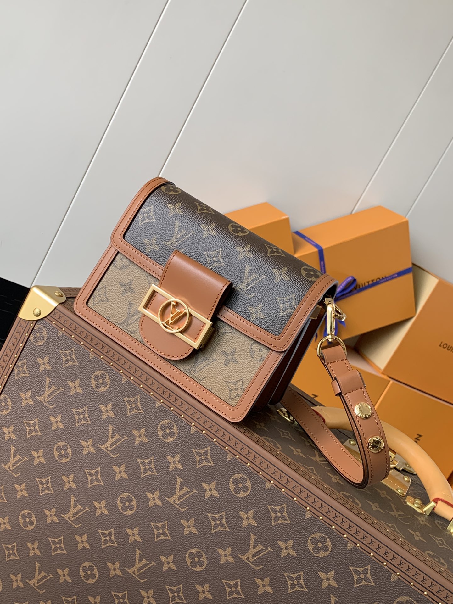 Mini Dauphine Shoulder Bag Monogram Reverse M45959