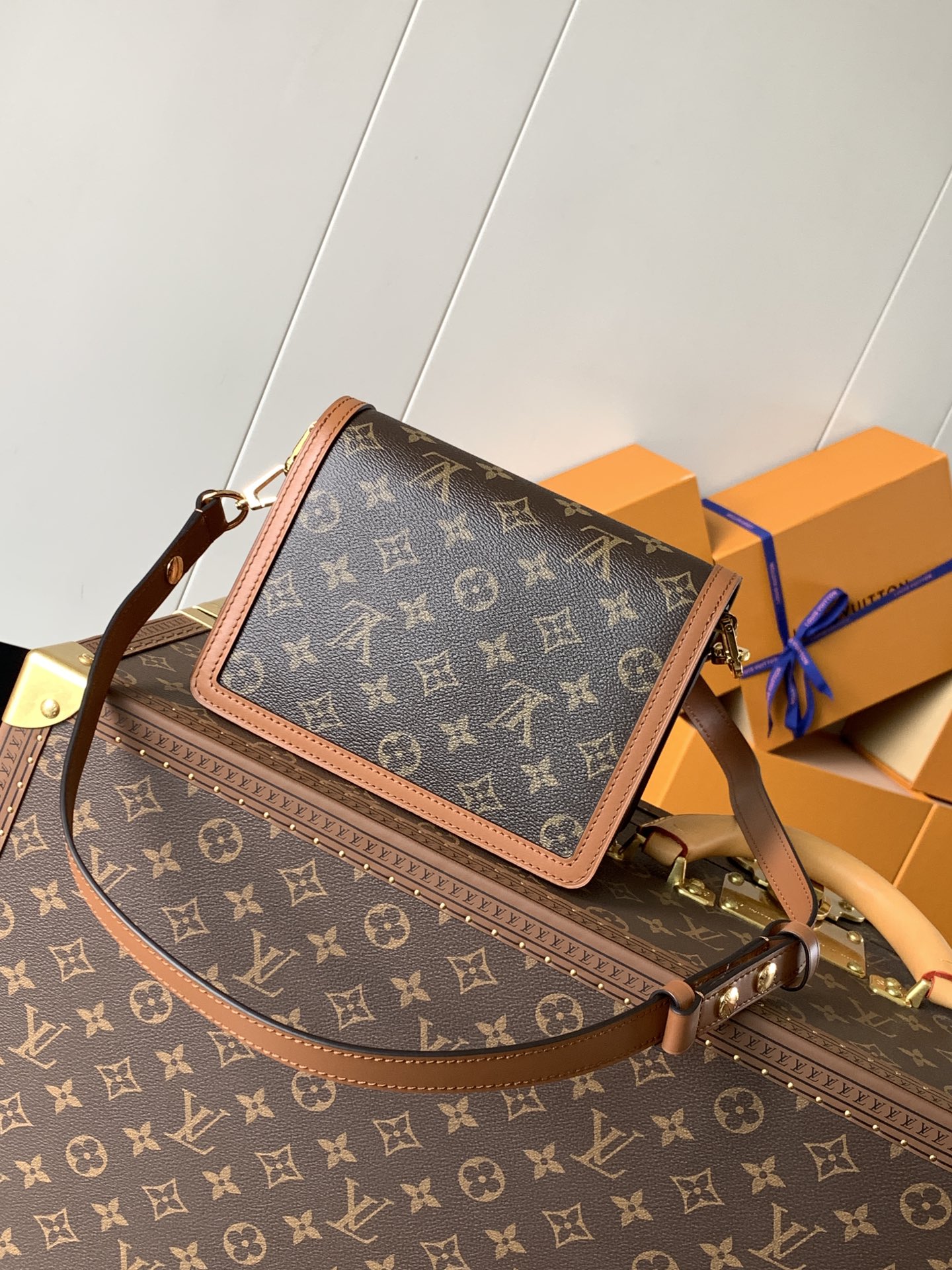 Mini Dauphine Shoulder Bag Monogram Reverse M45959