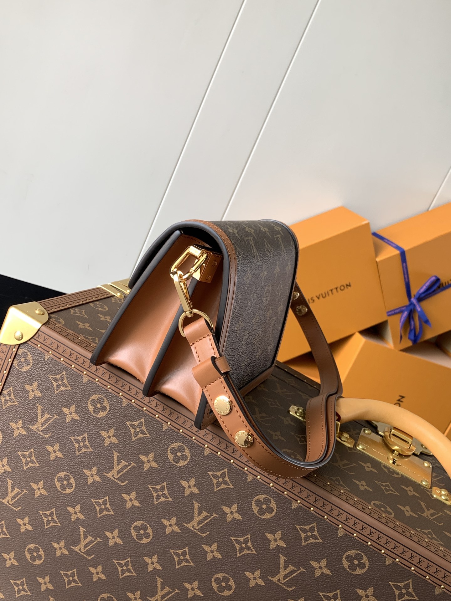 Mini Dauphine Shoulder Bag Monogram Reverse M45959