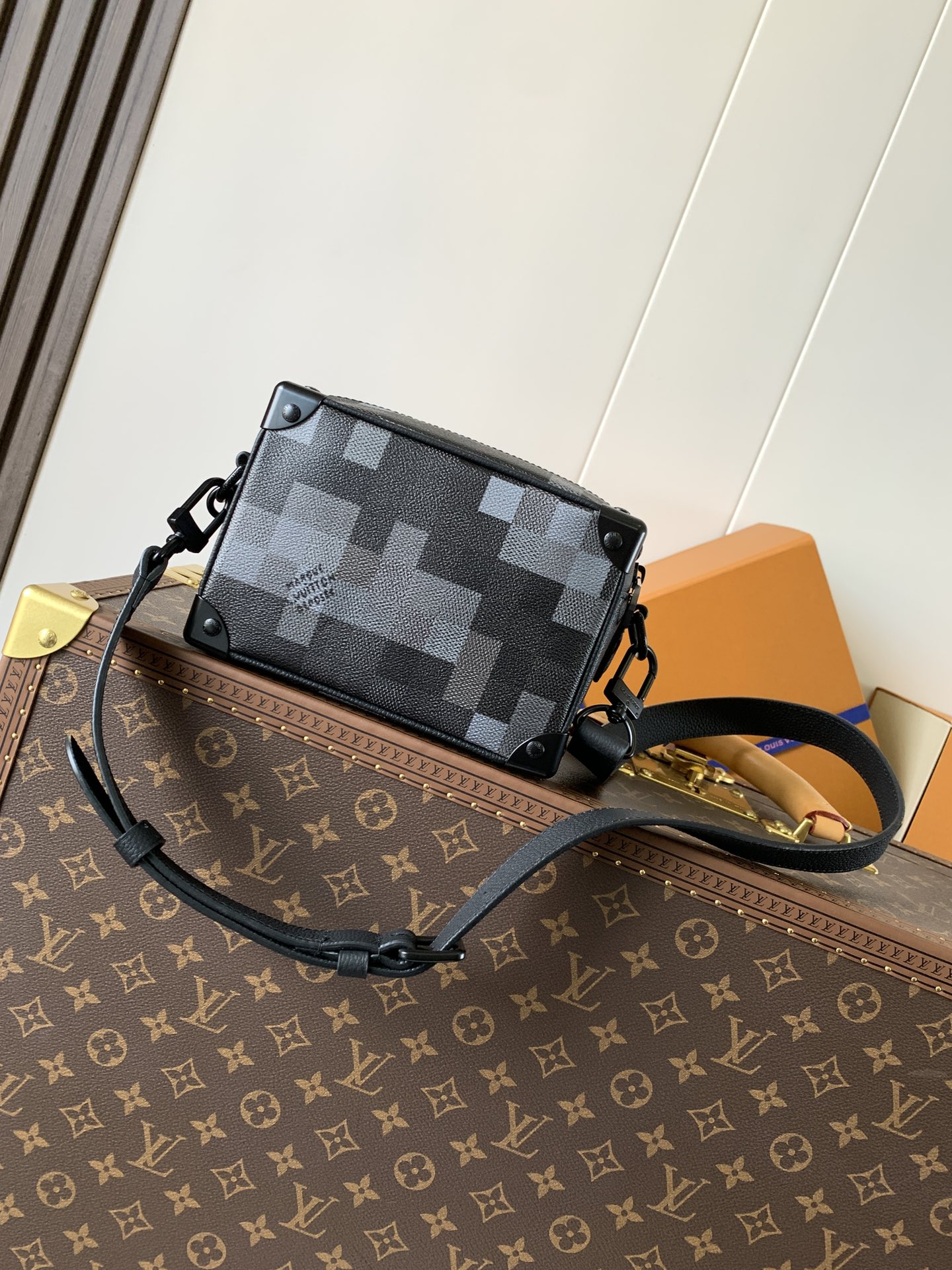 Mini Soft Trunk Bag Damoflage Black M14922