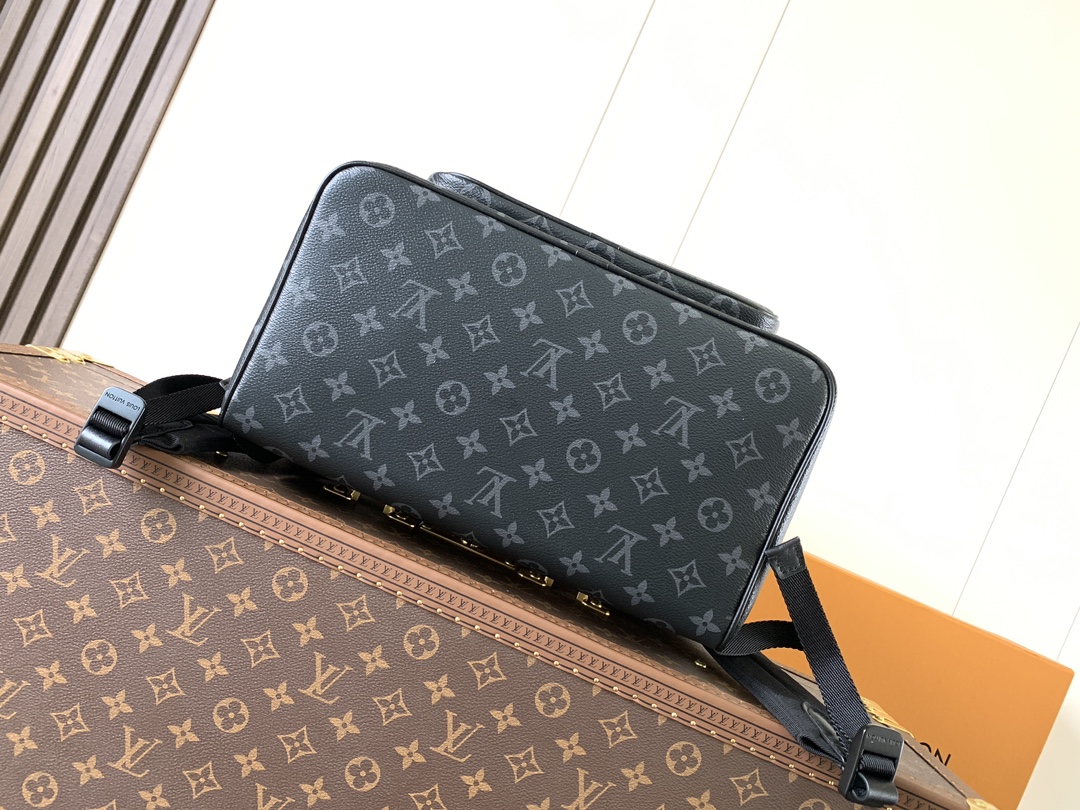 Montsouris Backpack Black Monogram Eclipse M46683
