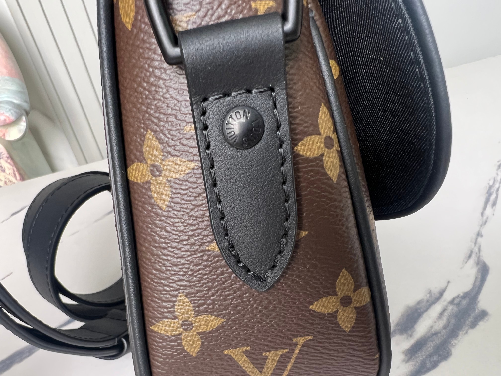 Montsouris Messenger Pm? Monogram Macassar M47060
