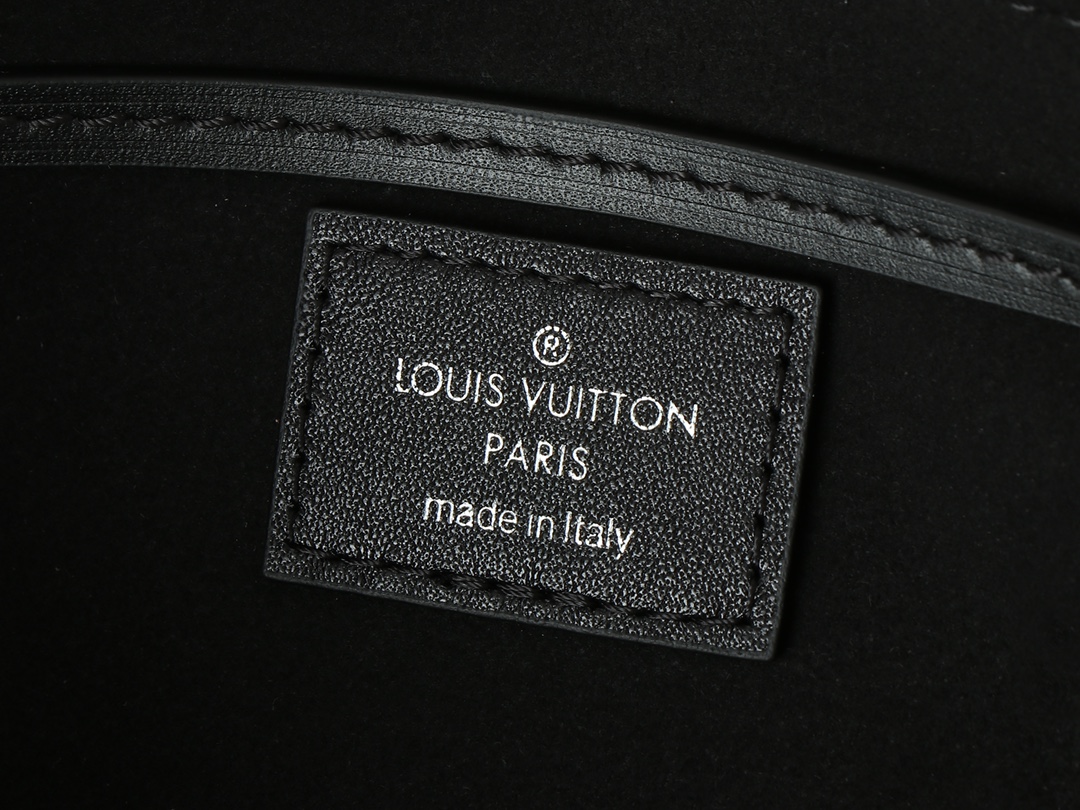 Montsouris Vibe Pm Backpack Black Lambskin Leather M12587