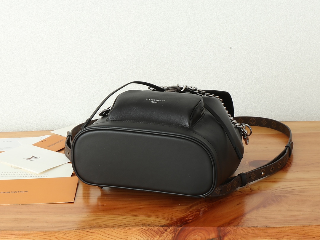 Montsouris Vibe Pm Backpack Black Lambskin Leather M12587