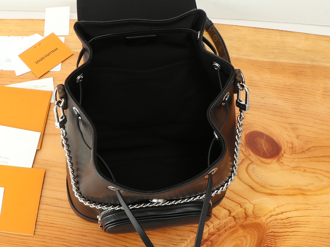 Montsouris Vibe Pm Backpack Black Lambskin Leather M12587