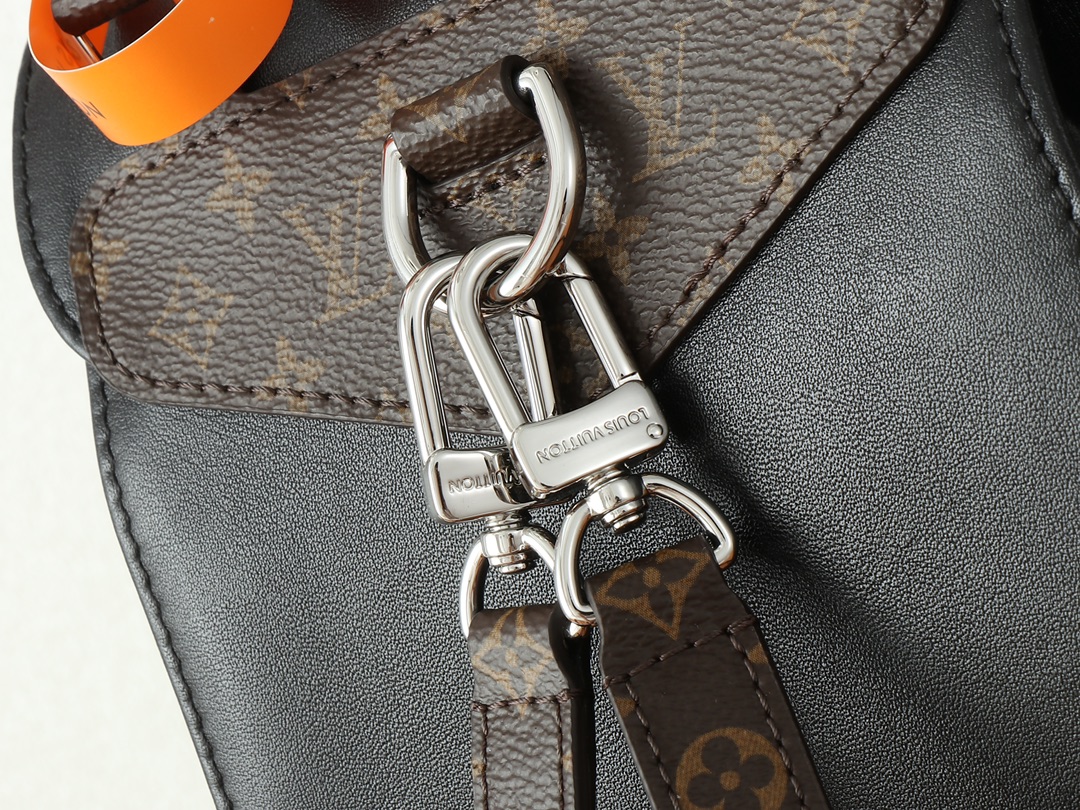 Montsouris Vibe Pm Backpack Black Lambskin Leather M12587