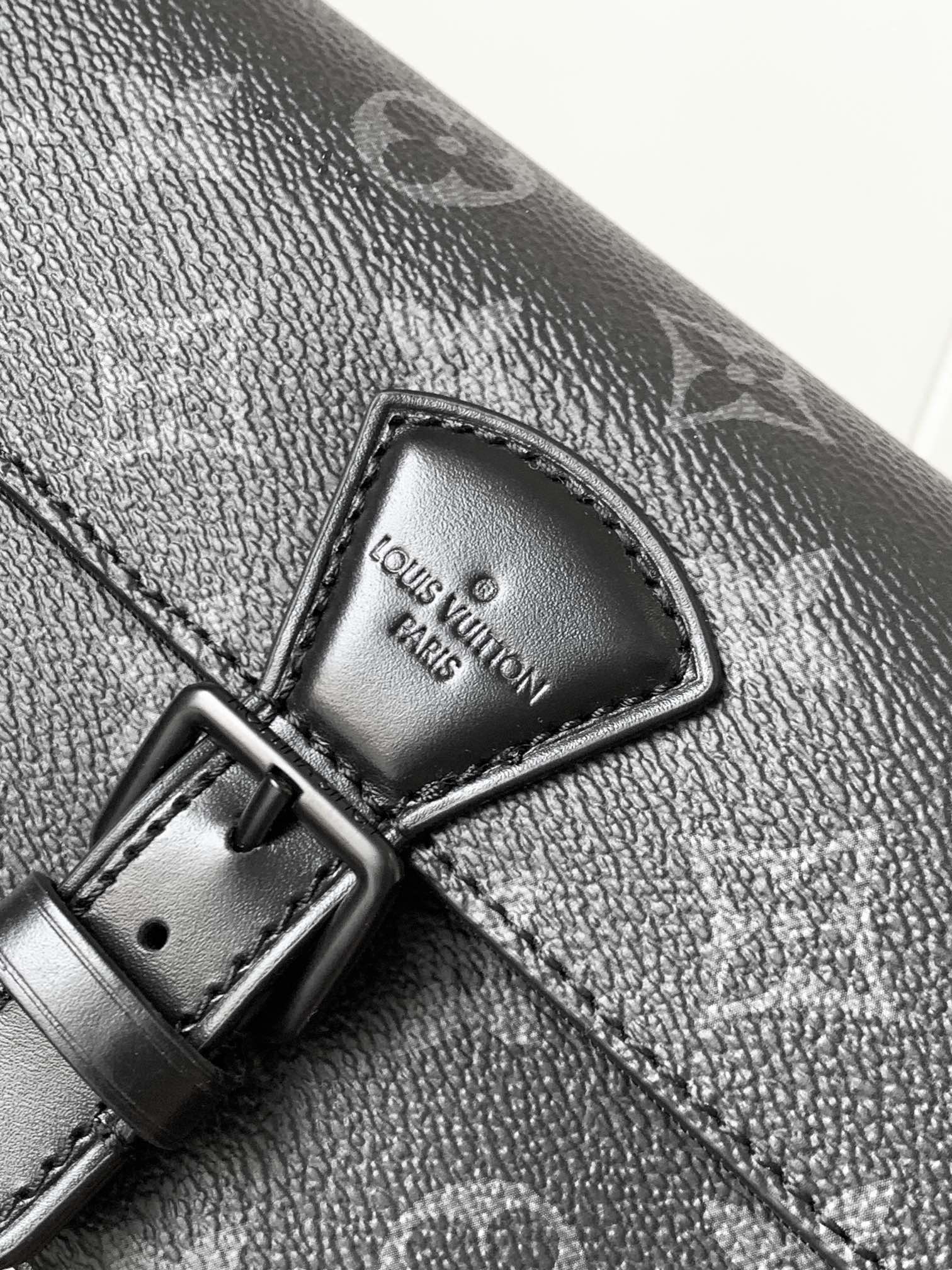 Montsouris Wearable Wallet Black Monogram Eclipse M83567