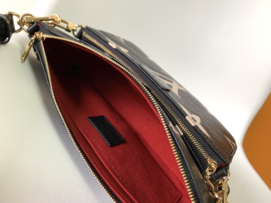 Multi Pochette Accessoires Bicolor Monogram Empreinte Leather Black M45777
