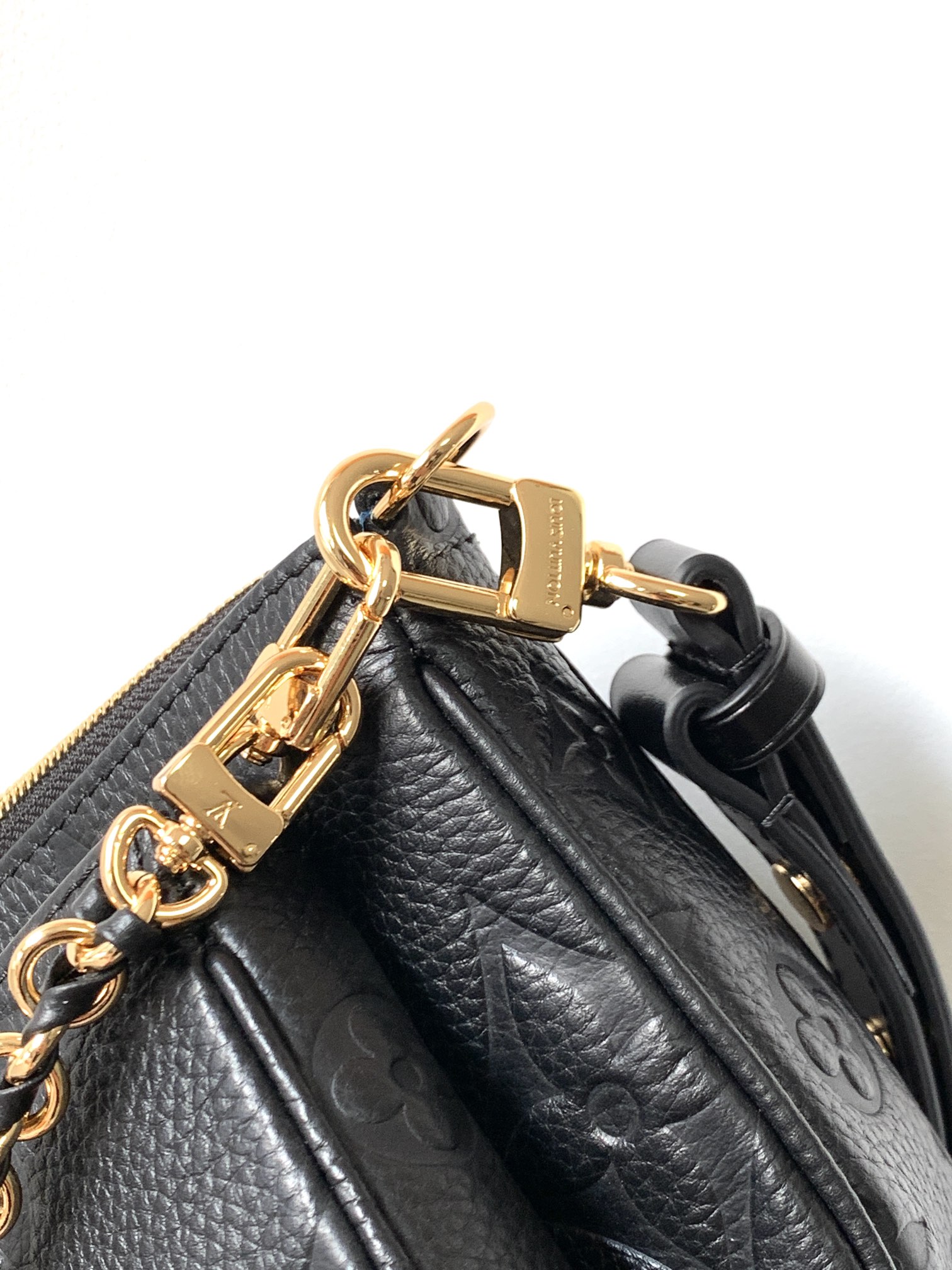 Multi Pochette Accessoires Monogram Empreinte Leather Black M80399
