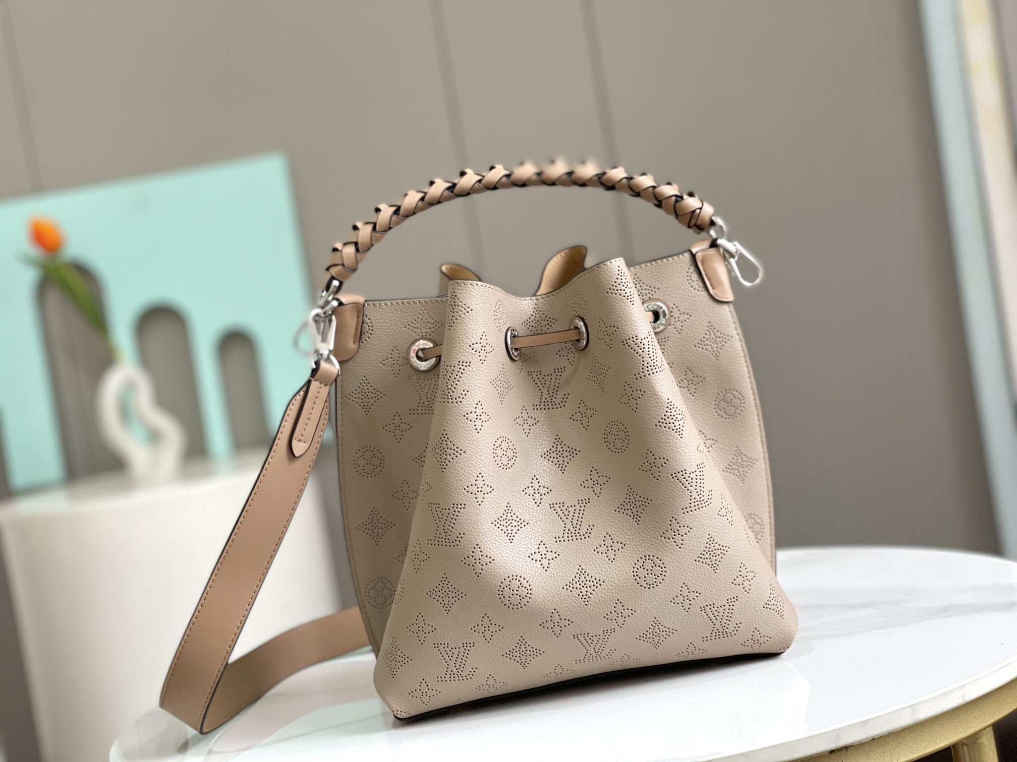 Muria Bag Galet Mahina Leather M55799