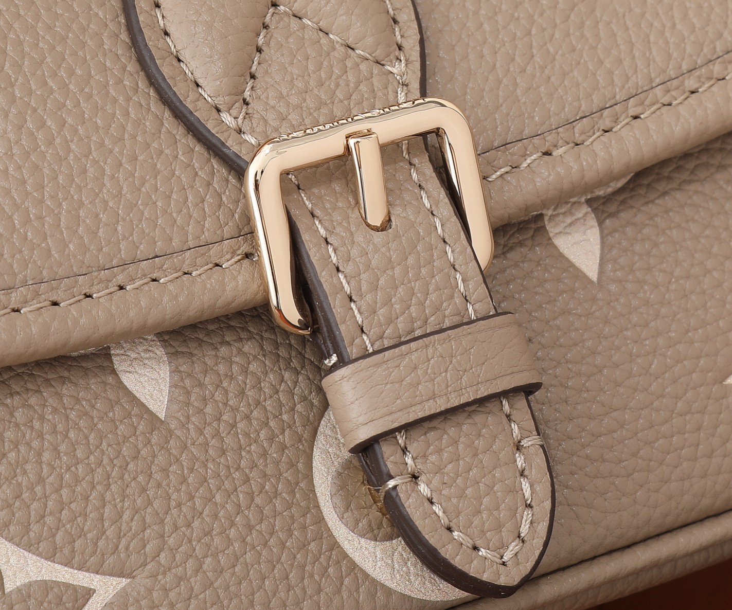 Nano Diane Bicolor Monogram Empreinte Leather Bag Tourterelle Beige / Cream M83300