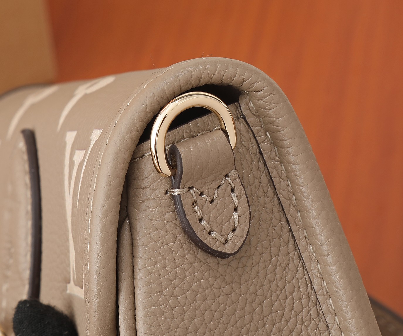Nano Diane Bicolor Monogram Empreinte Leather Bag Tourterelle Beige / Cream M83300