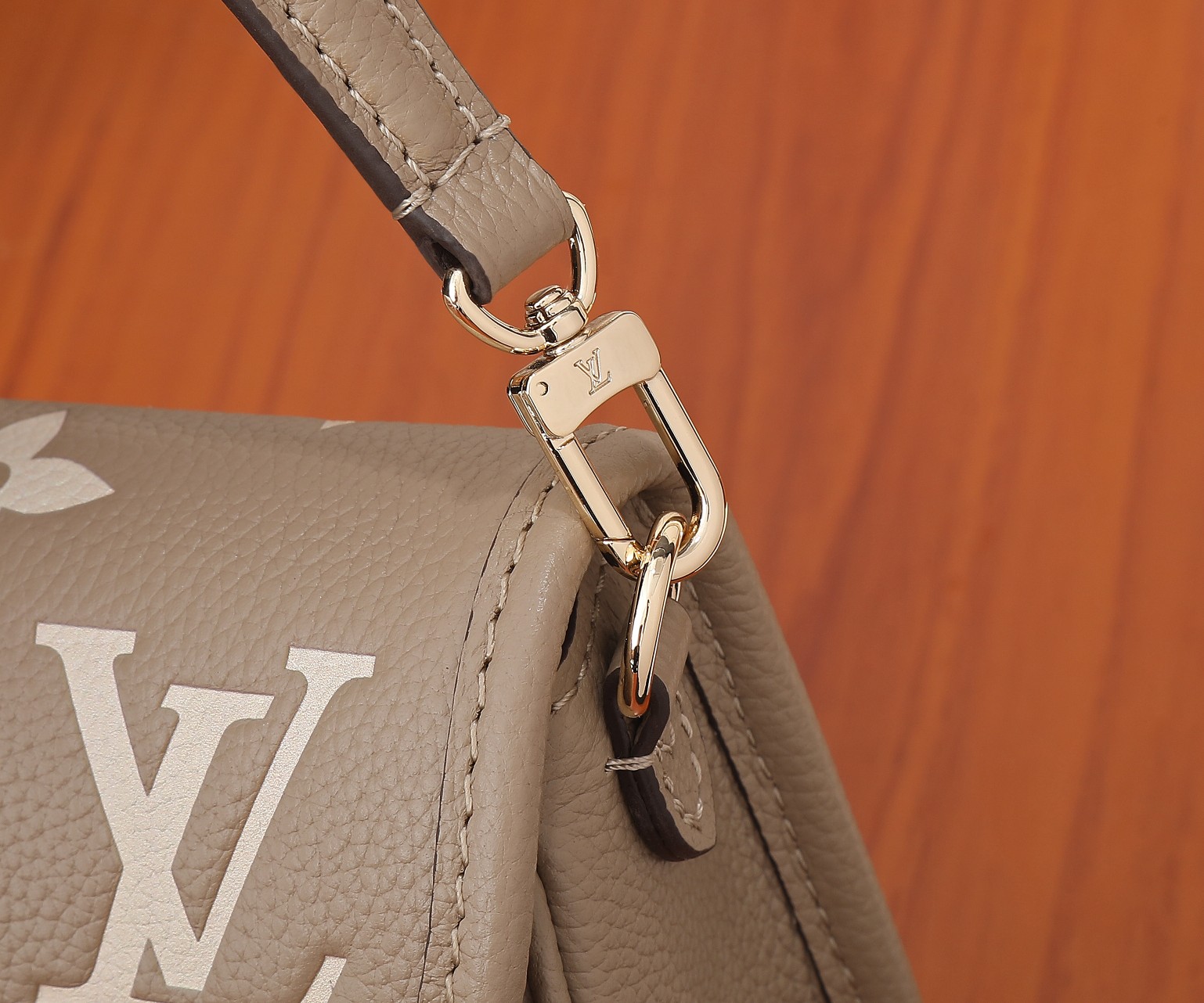 Nano Diane Bicolor Monogram Empreinte Leather Bag Tourterelle Beige / Cream M83300