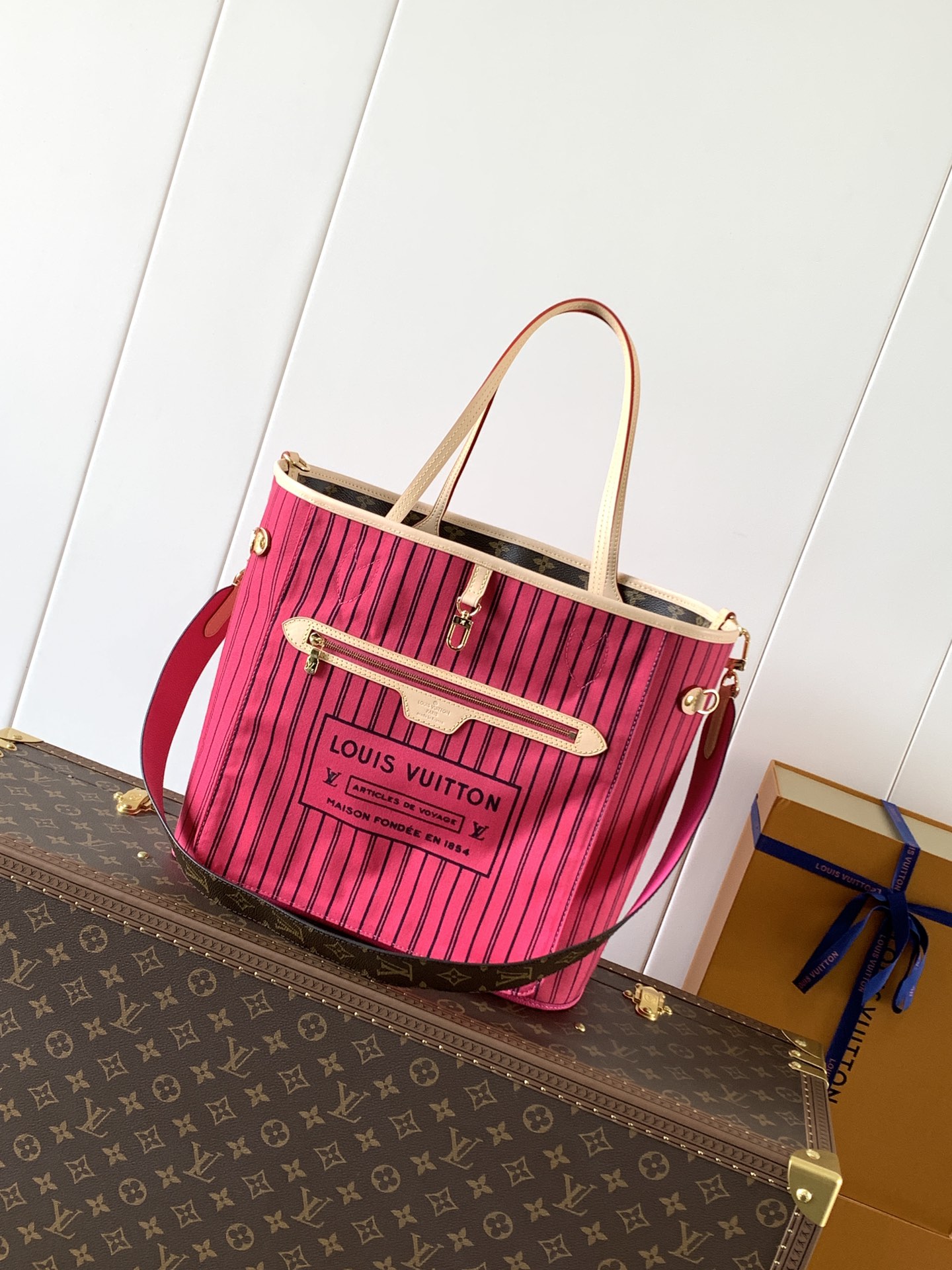Neverfull Bandoulière Inside Out Mm Monogram Rose Pondichery Reversible M12257