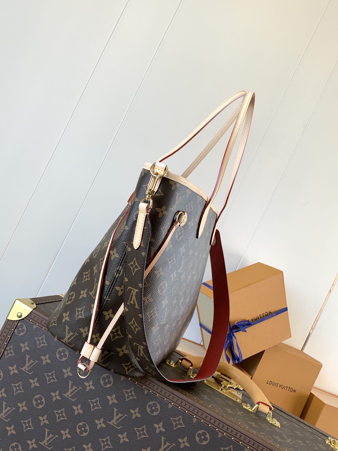 Neverfull Bandoulière Inside Out Mm Monogram Rouge Sari Reversible M12096