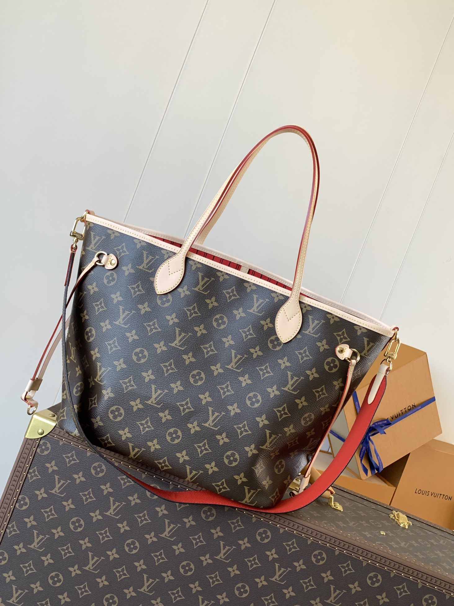 Neverfull Bandoulière Inside Out Mm Monogram Rouge Sari Reversible M12096