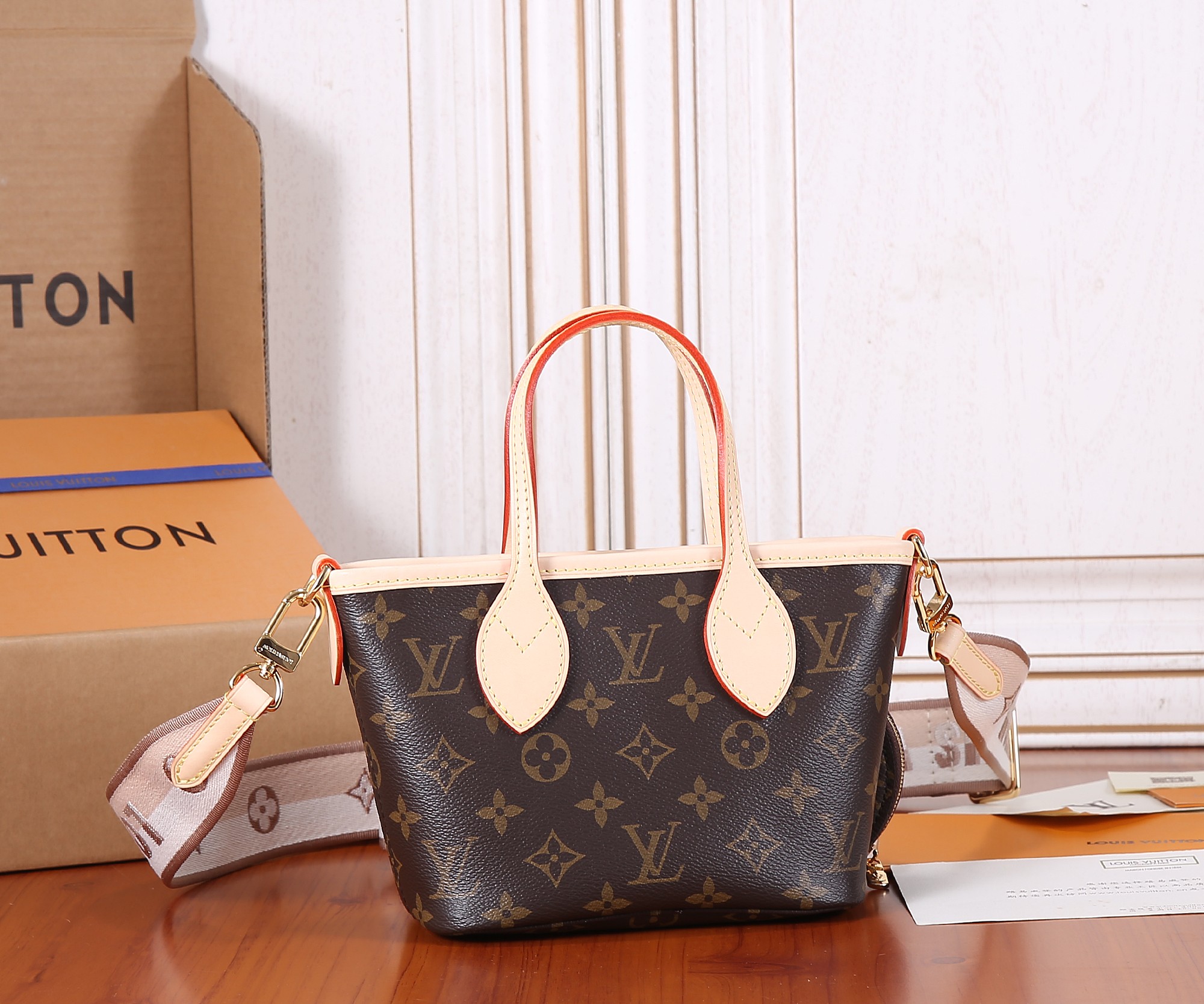 Neverfull Bb Beige Small Size Tote M46705