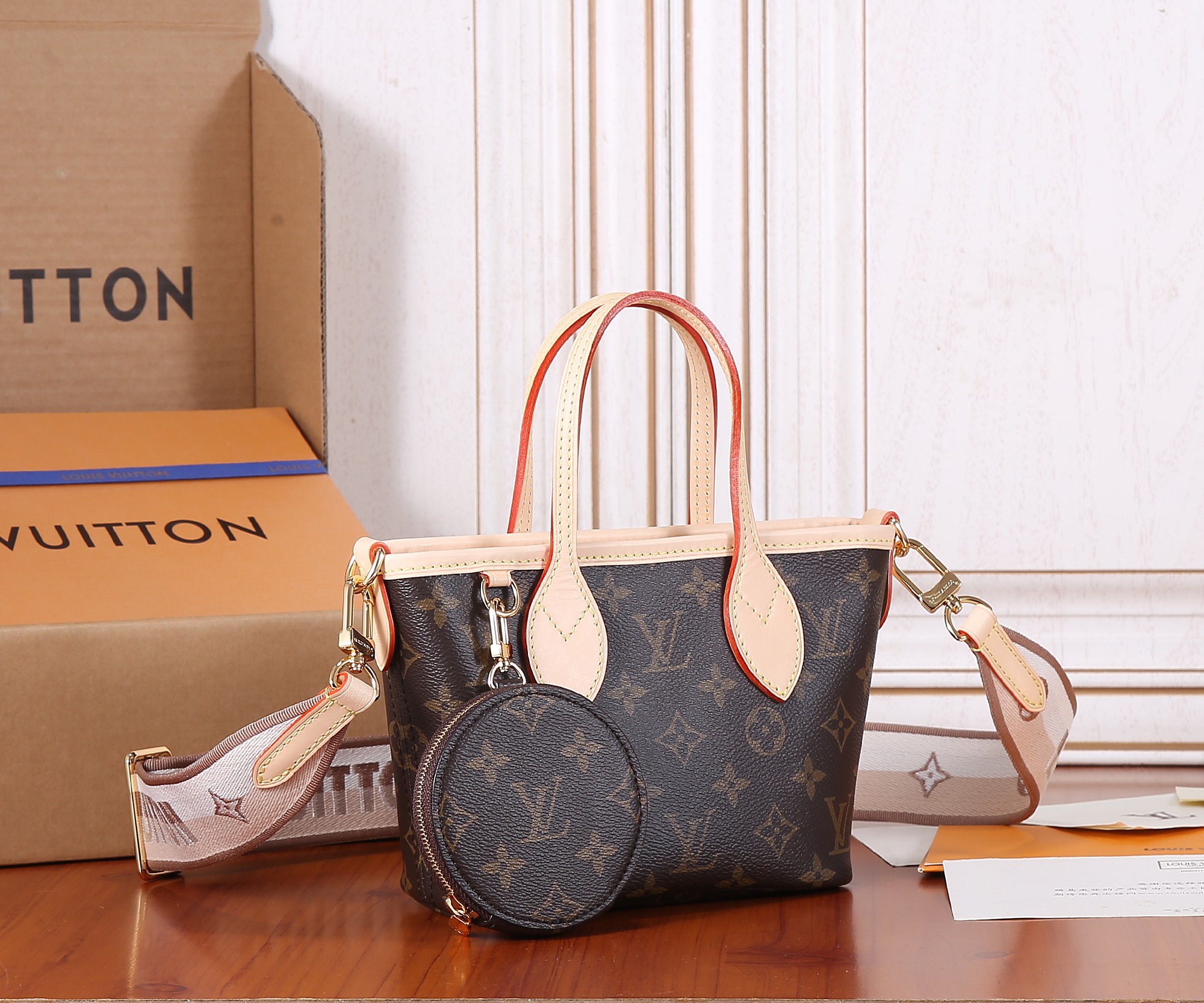 Neverfull Bb Beige Small Size Tote M46705