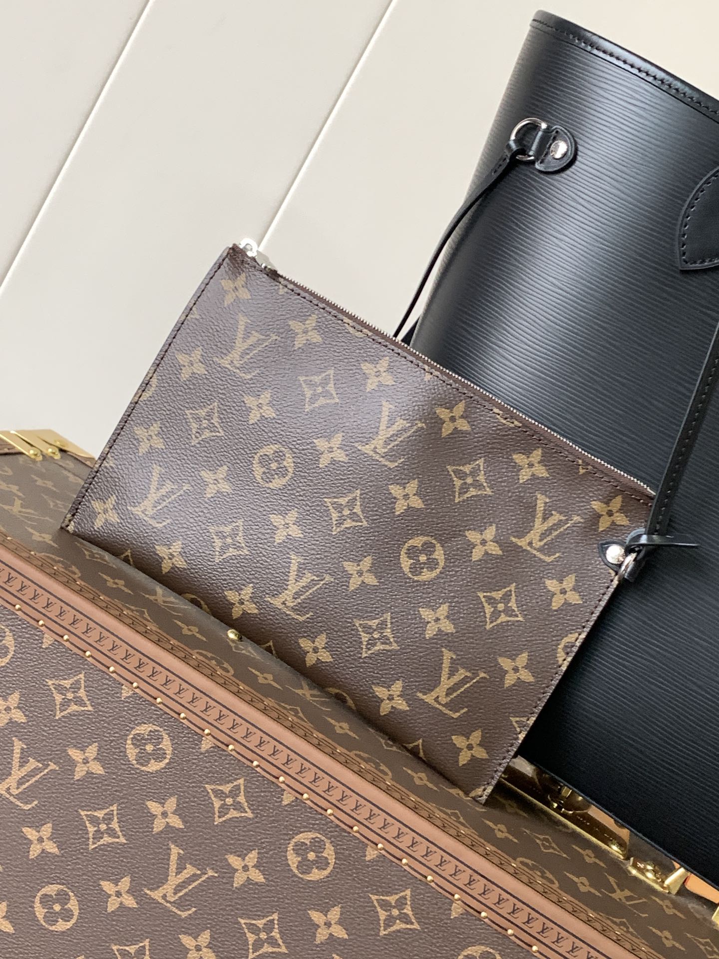 Neverfull Mm Epi Leather Tote Black M11930