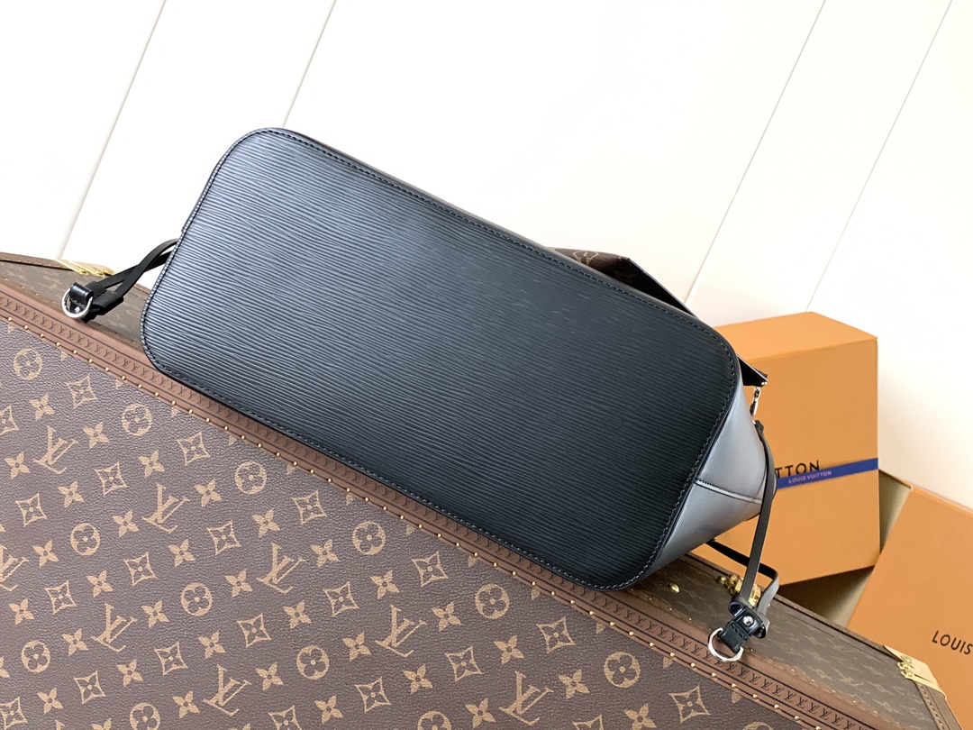 Neverfull Mm Epi Leather Tote Black M11930