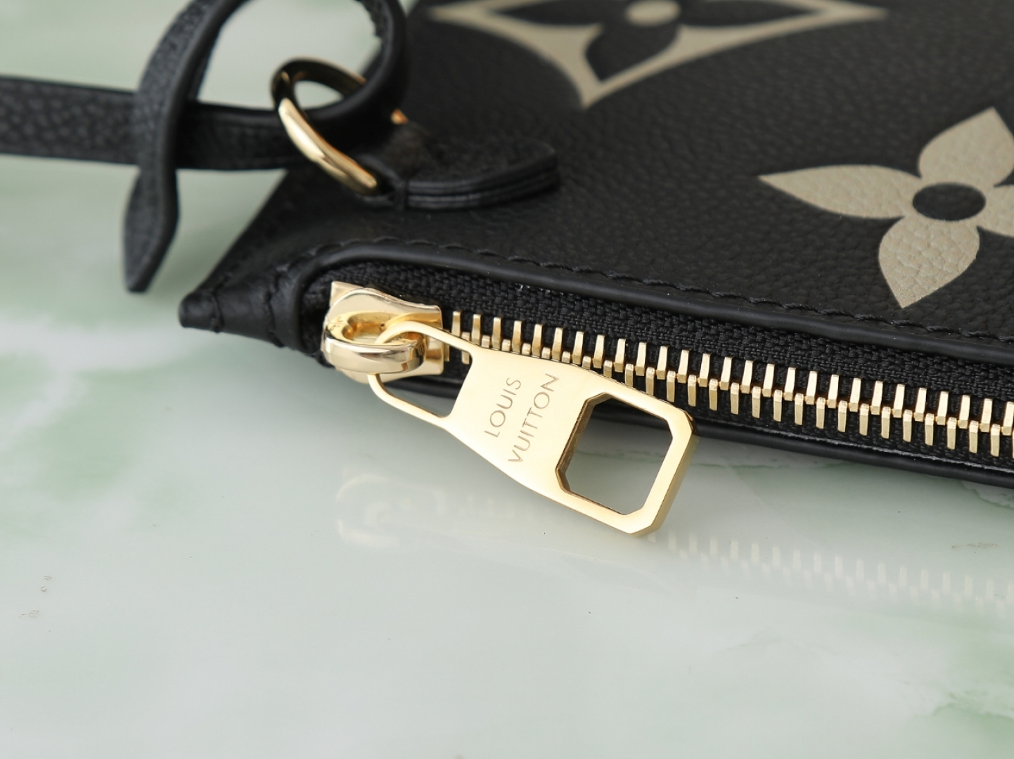 Neverfull Mm Mid Side Two Color Tote Black / Beige M58907
