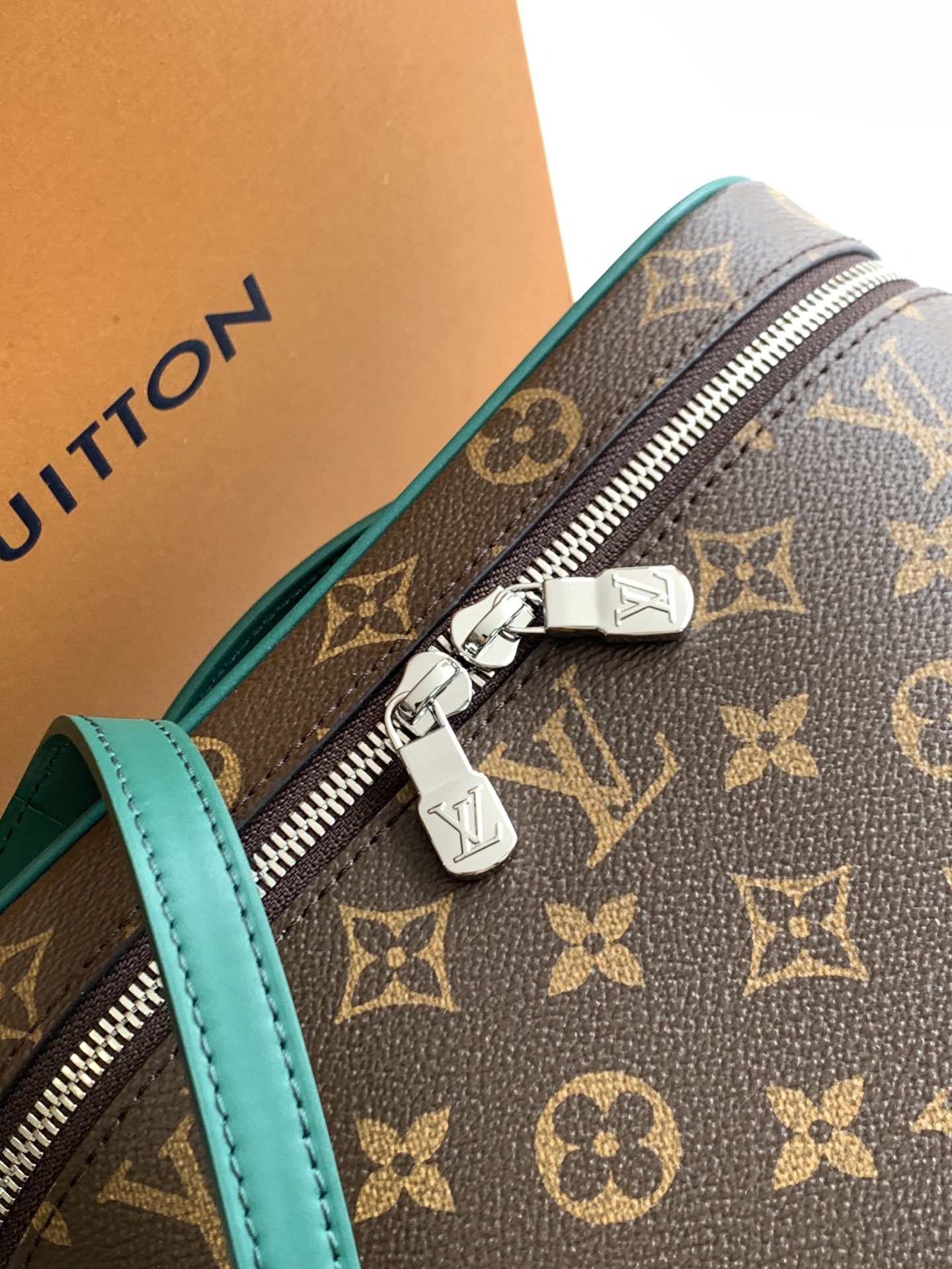 Nice Bb G73 Vanity Bag Borneo Green M12667