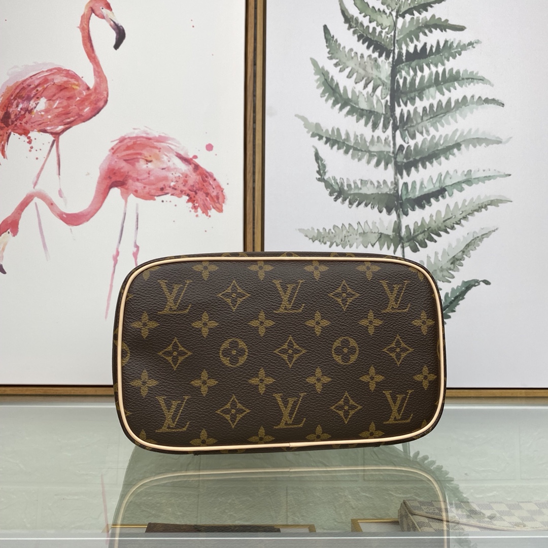 Nice Bb Vanity Pouch Monogram M42265