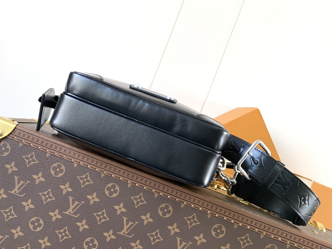 Nil Bag Black Calf Leather M13987