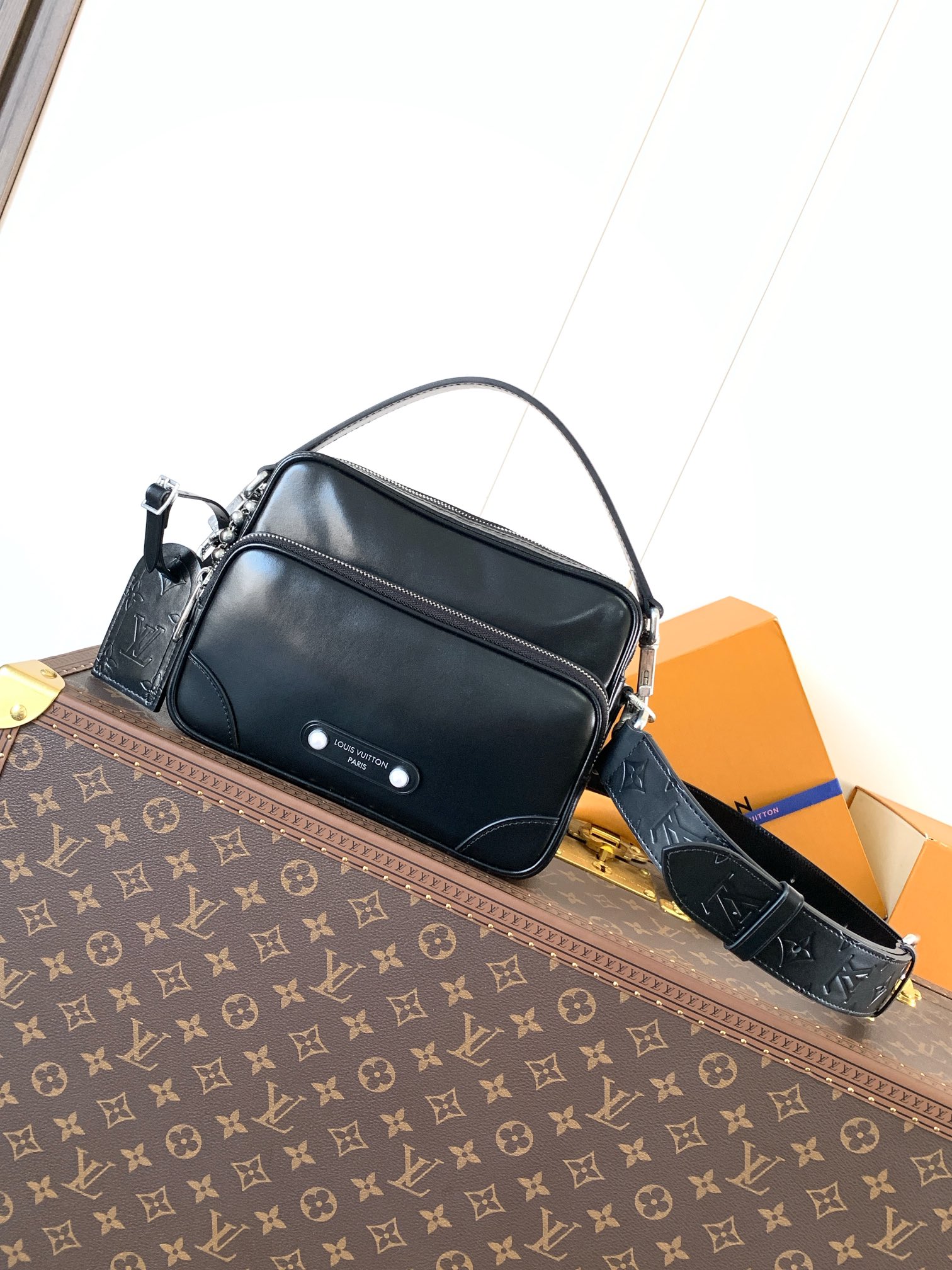 Nil Bag Black Calf Leather M13987