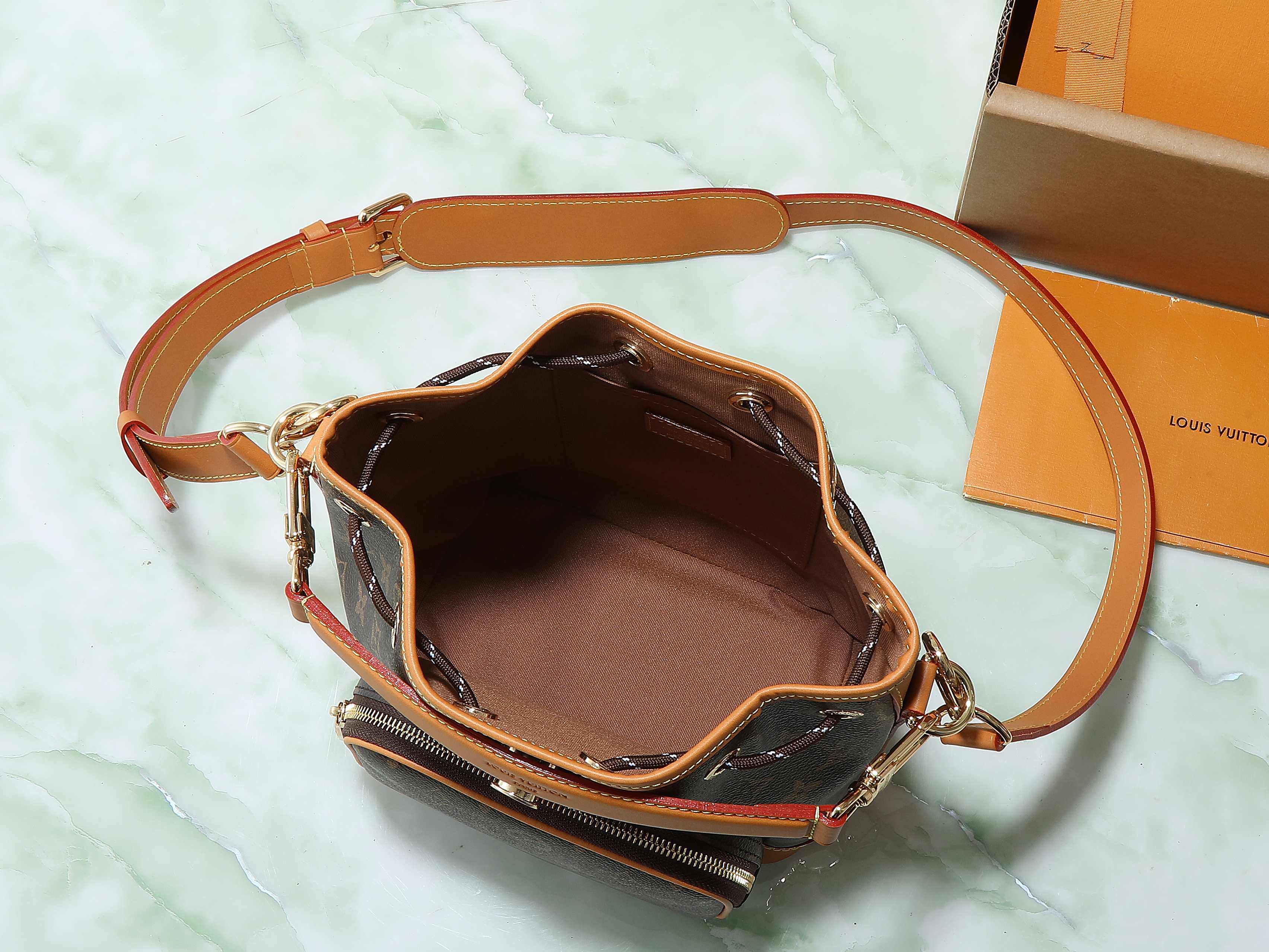 Noé Cargo Bucket Bag Monogram Archive M14017