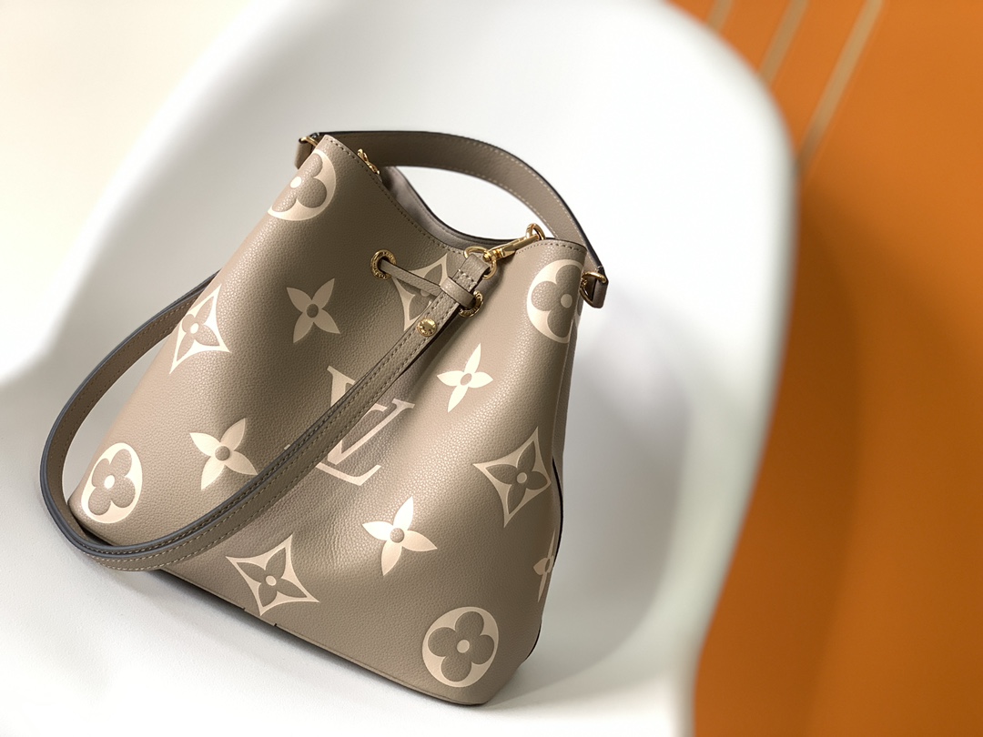 Néonoé Mm Handbags Bicolor Monogram Empreinte Leather Dove/Cream M45555