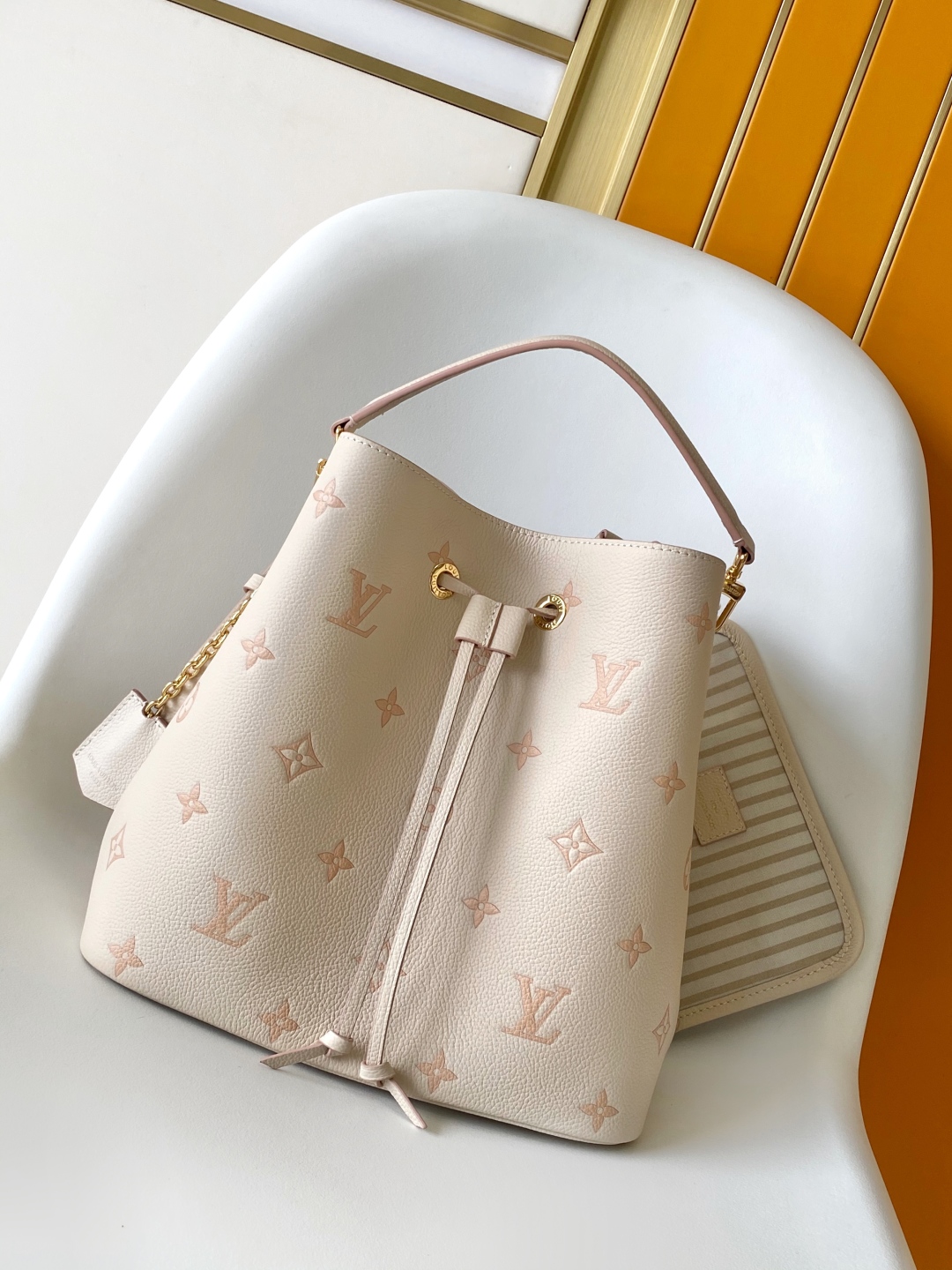 Néonoé Mm Handbags Eden M14401