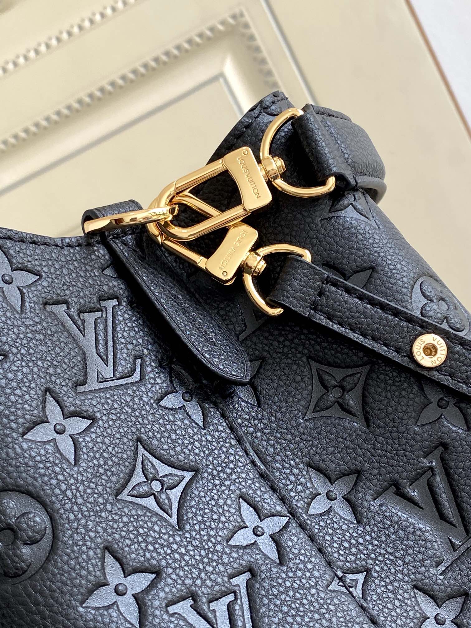 Néonoé Mm Handbags Monogram Empreinte Leather M45256