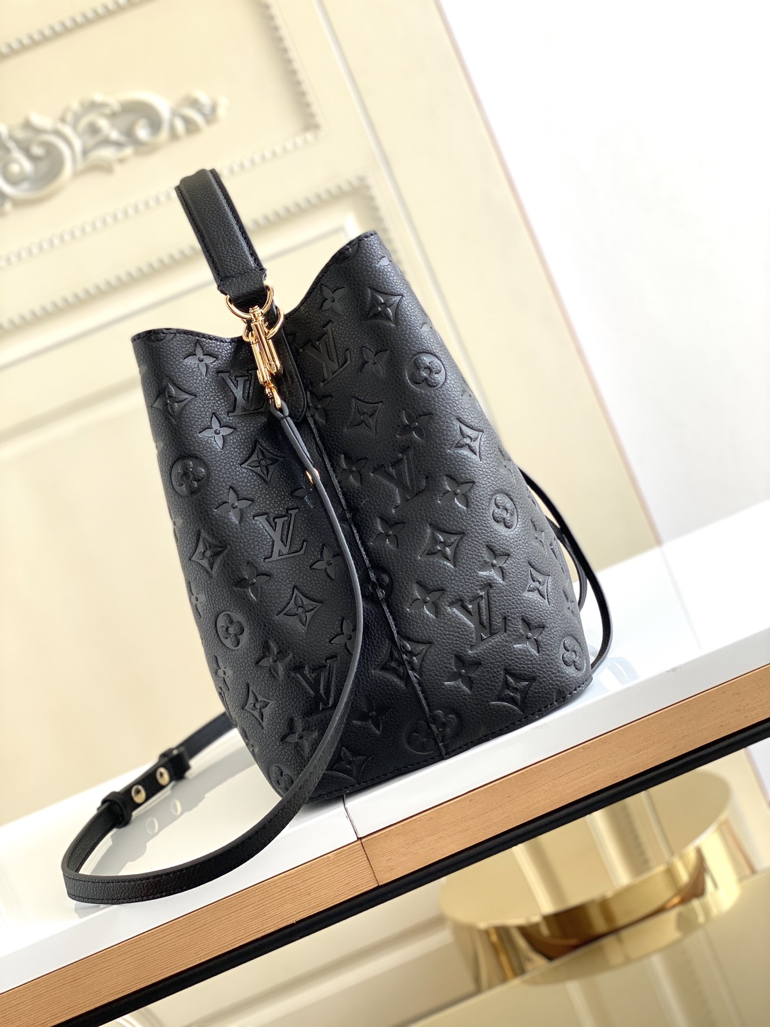 Néonoé Mm Handbags Monogram Empreinte Leather M45256