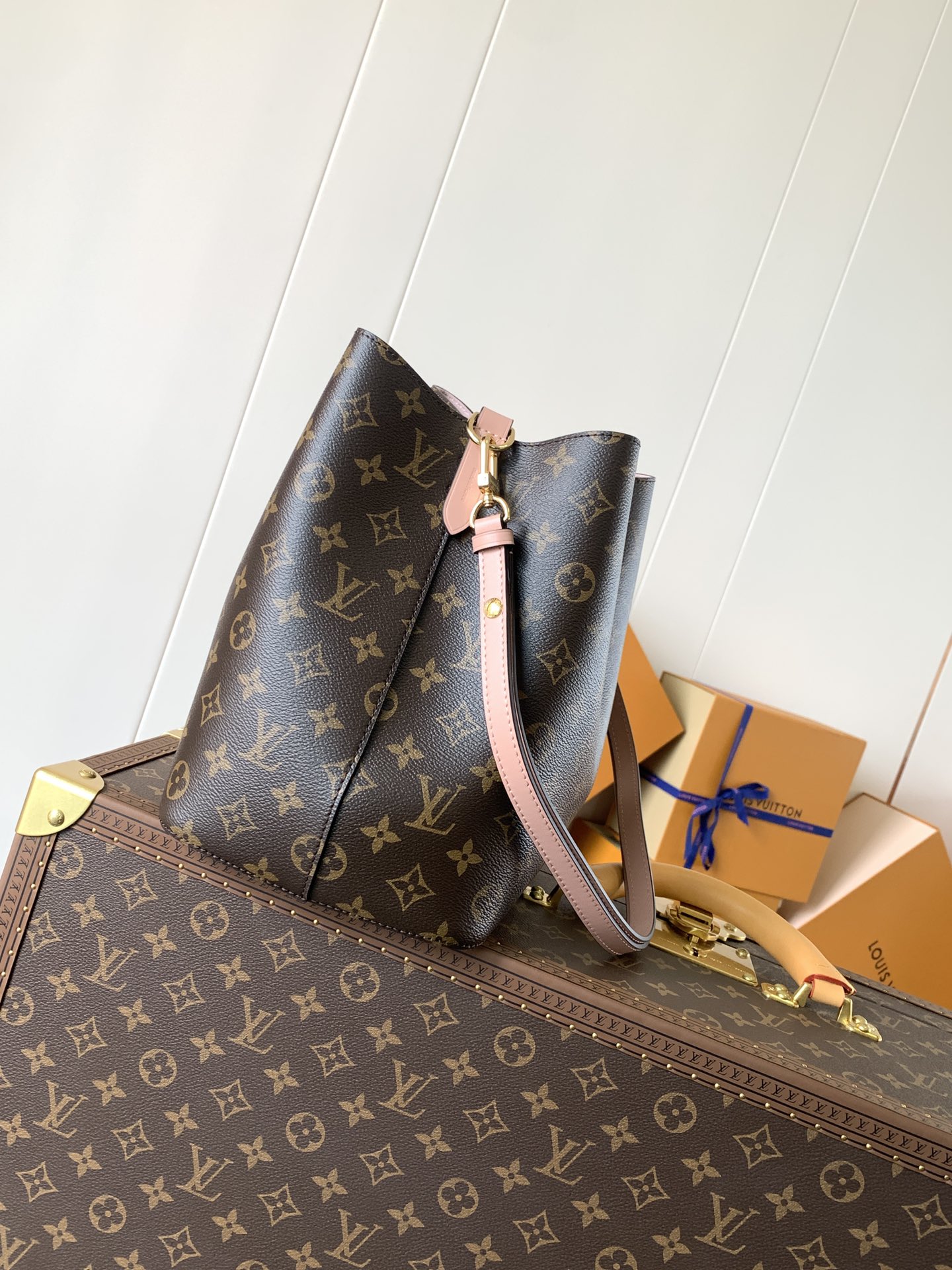 Néonoé Mm Handbags Monogram Rose Poudre M44022