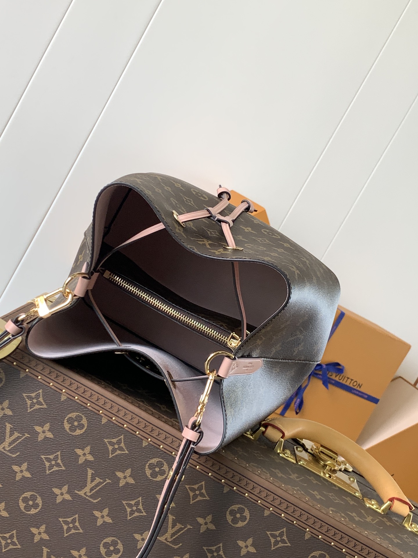 Néonoé Mm Handbags Monogram Rose Poudre M44022