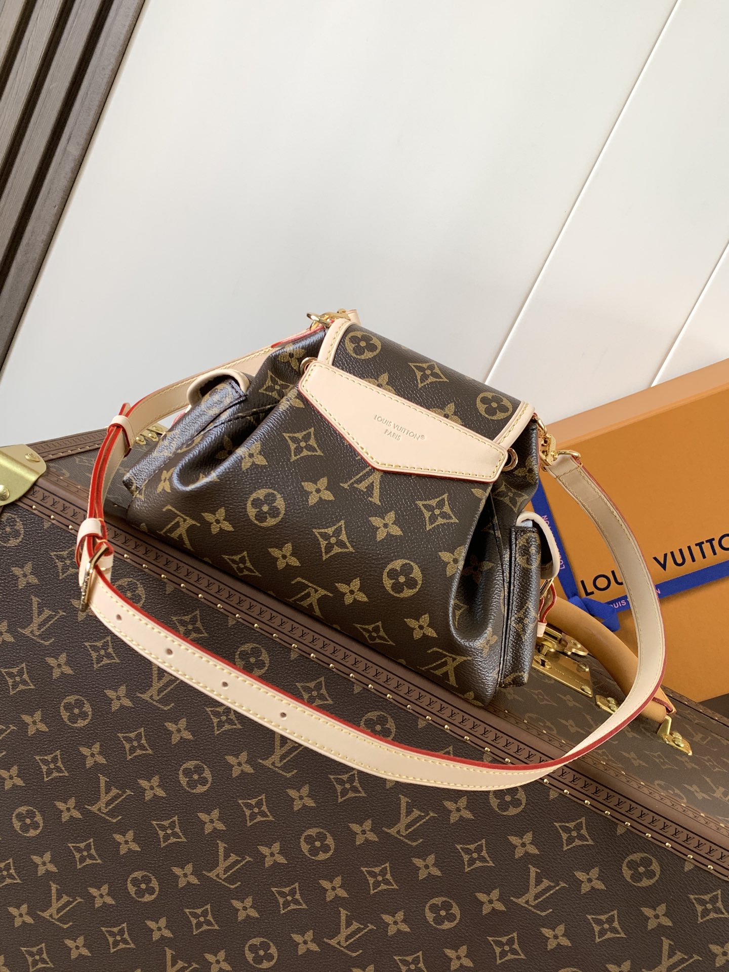 Odyssée Handbags Monogram M25085