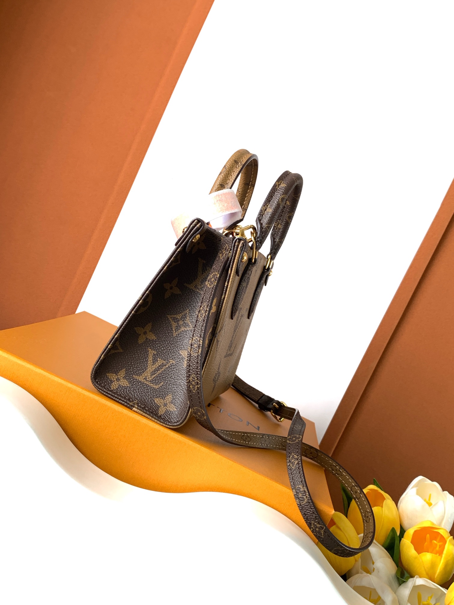Onthego Bb Monogram Reverse Tote M46839