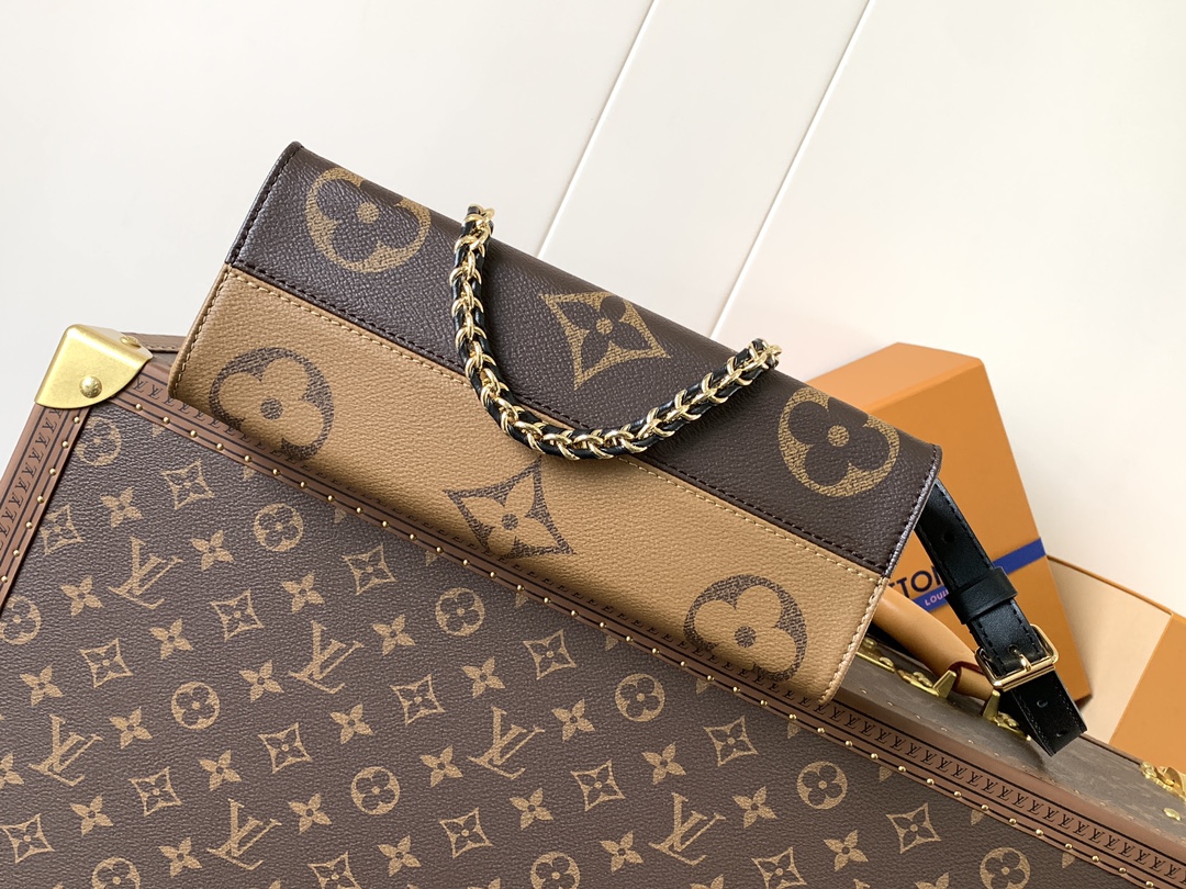 Onthego East West Chain Monogram Reverse M14236