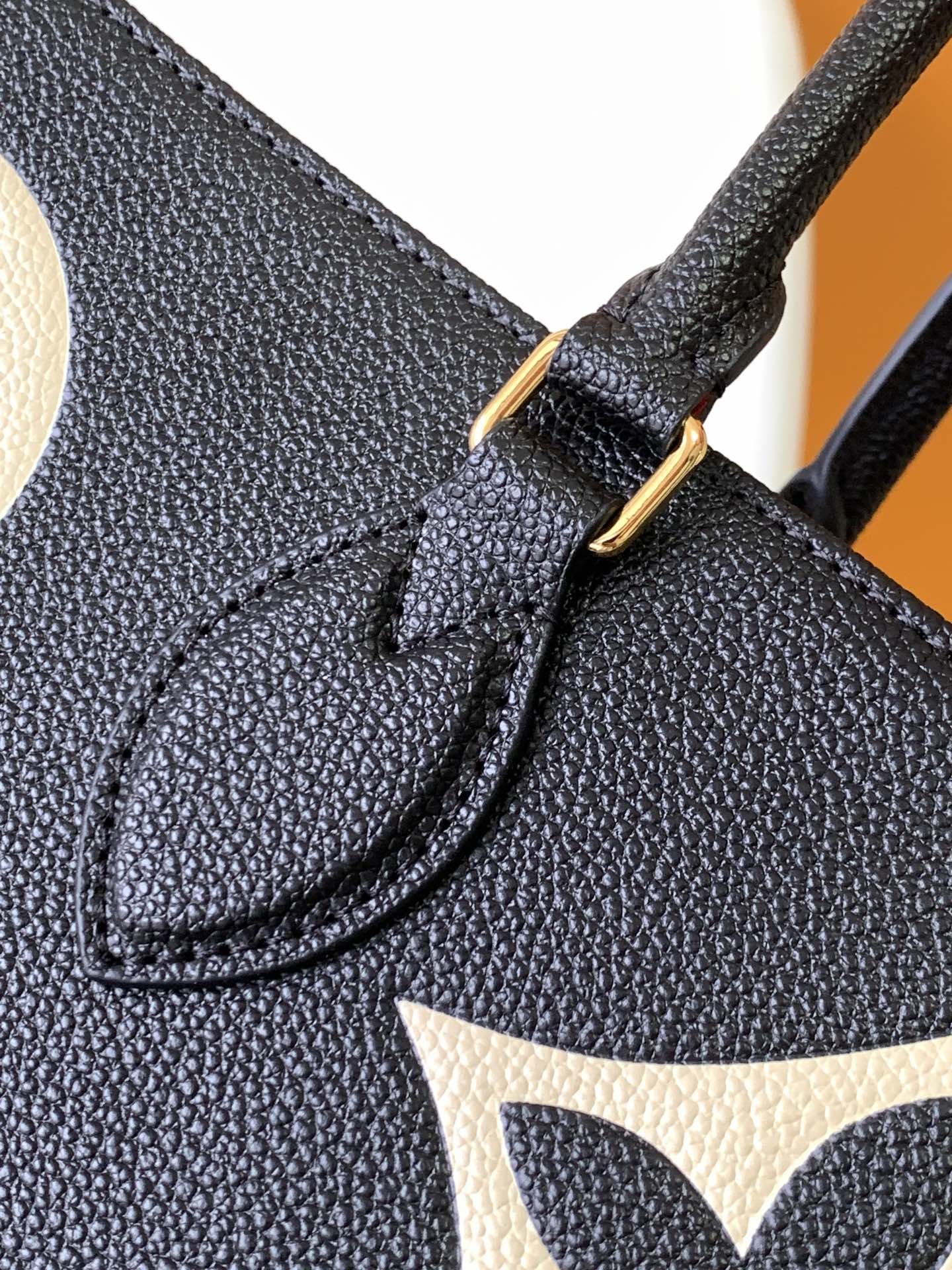 Onthego Gm Bicolor Monogram Empreinte Leather Black/Beige M45945